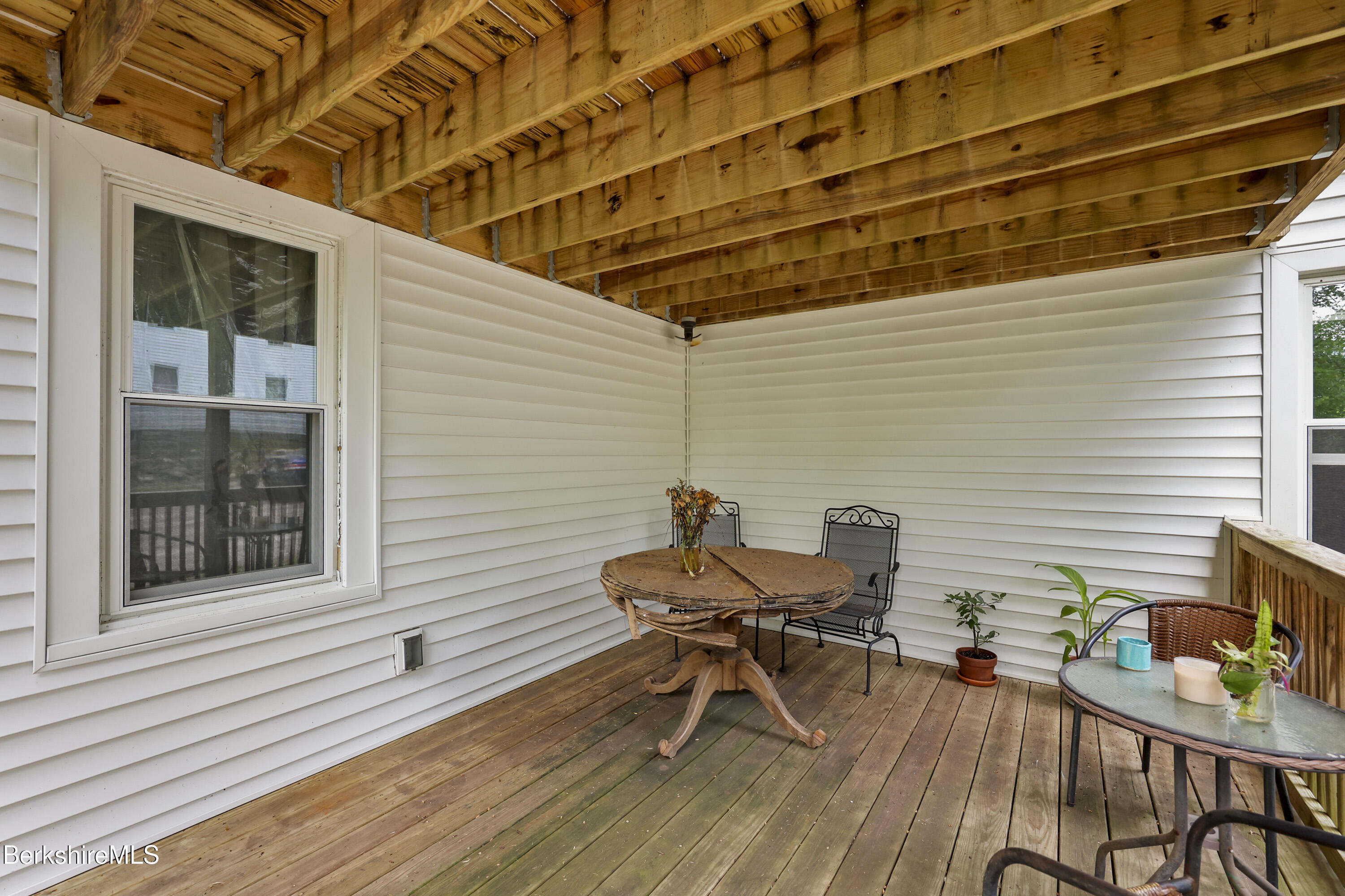 Great Barrington, Massachusetts 01230, United States, 8 Bedrooms Bedrooms, ,4 BathroomsBathrooms,Residential,Active,140087