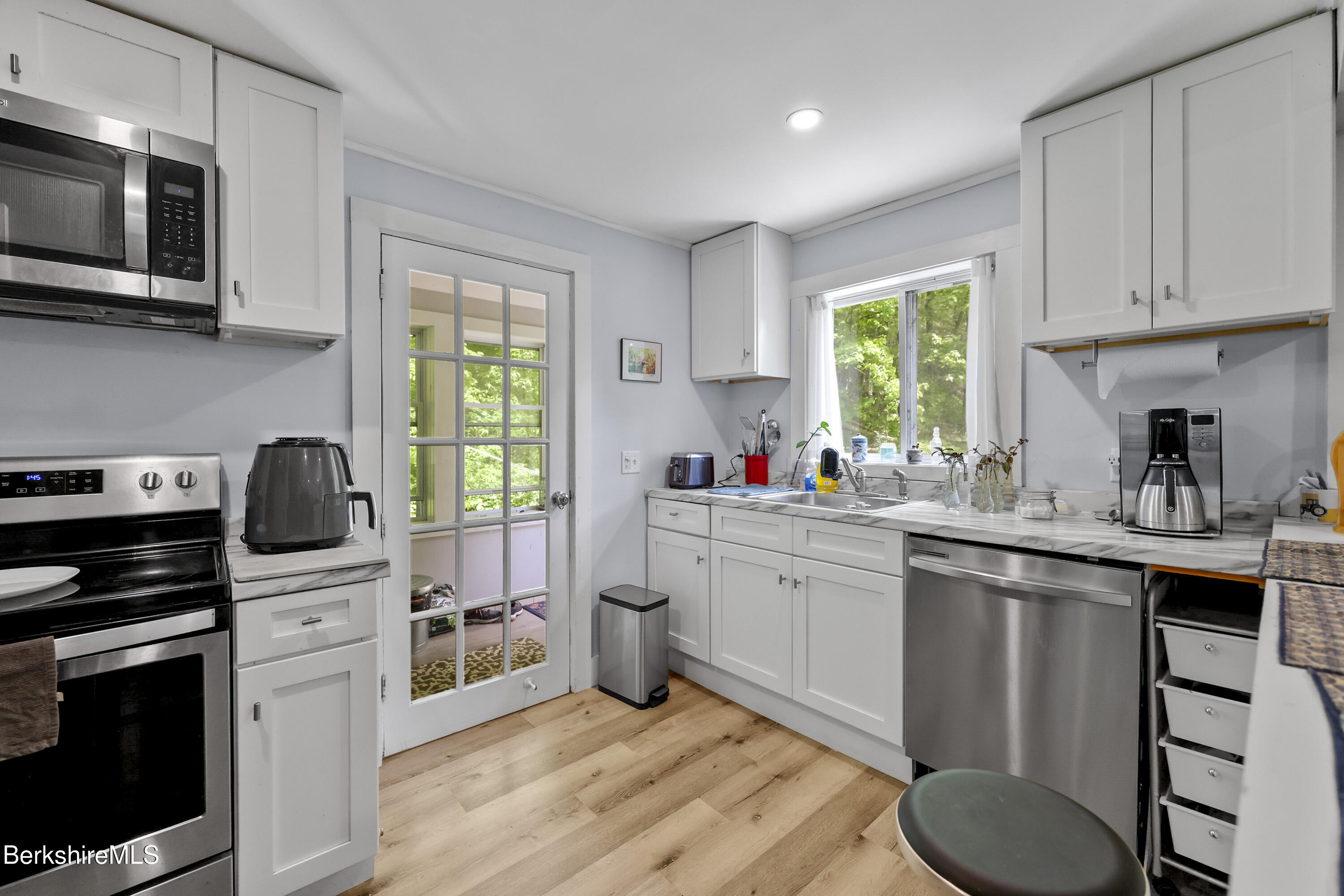 Great Barrington, Massachusetts 01230, United States, 8 Bedrooms Bedrooms, ,4 BathroomsBathrooms,Residential,Active,140087