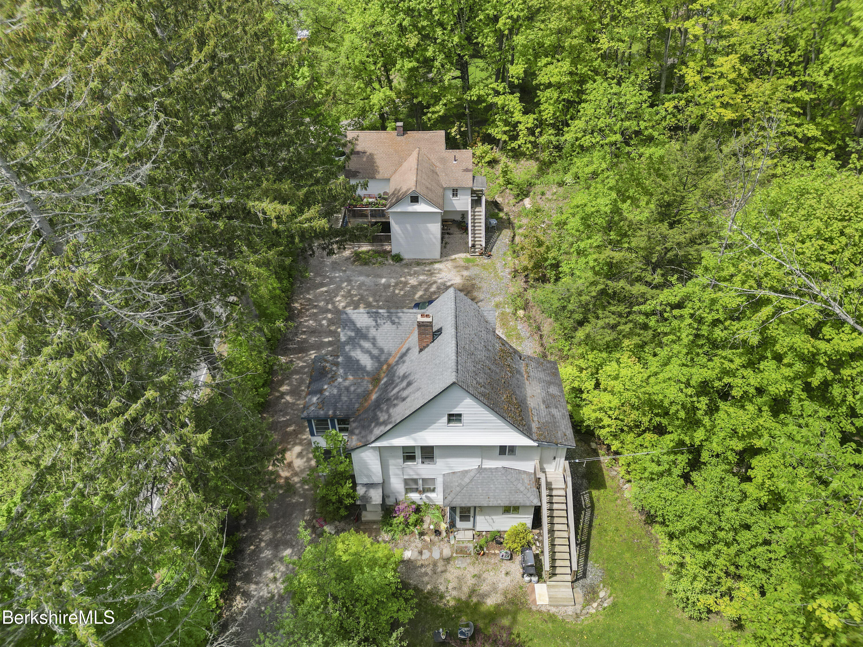 Great Barrington, Massachusetts 01230, United States, 8 Bedrooms Bedrooms, ,4 BathroomsBathrooms,Residential,Active,140087