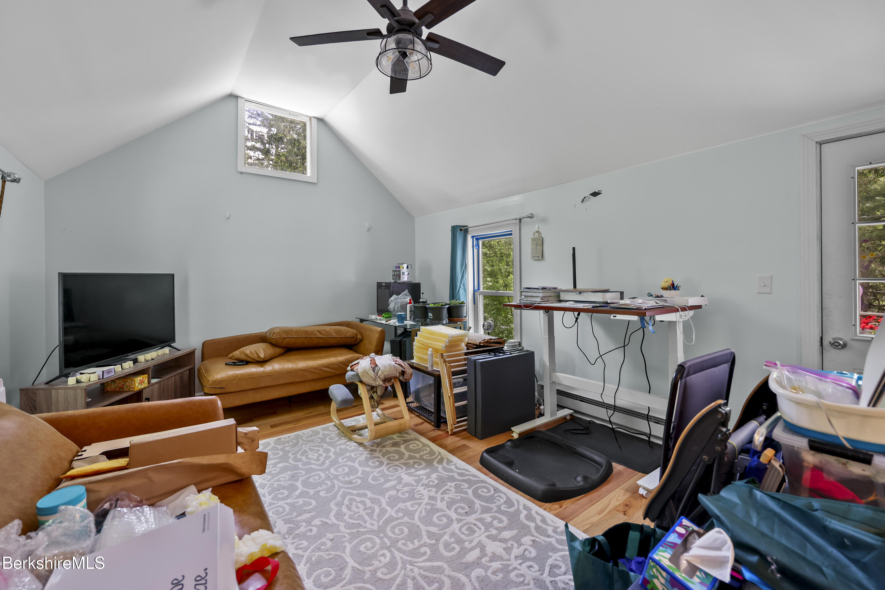 Great Barrington, Massachusetts 01230, United States, 8 Bedrooms Bedrooms, ,4 BathroomsBathrooms,Residential,Active,140087