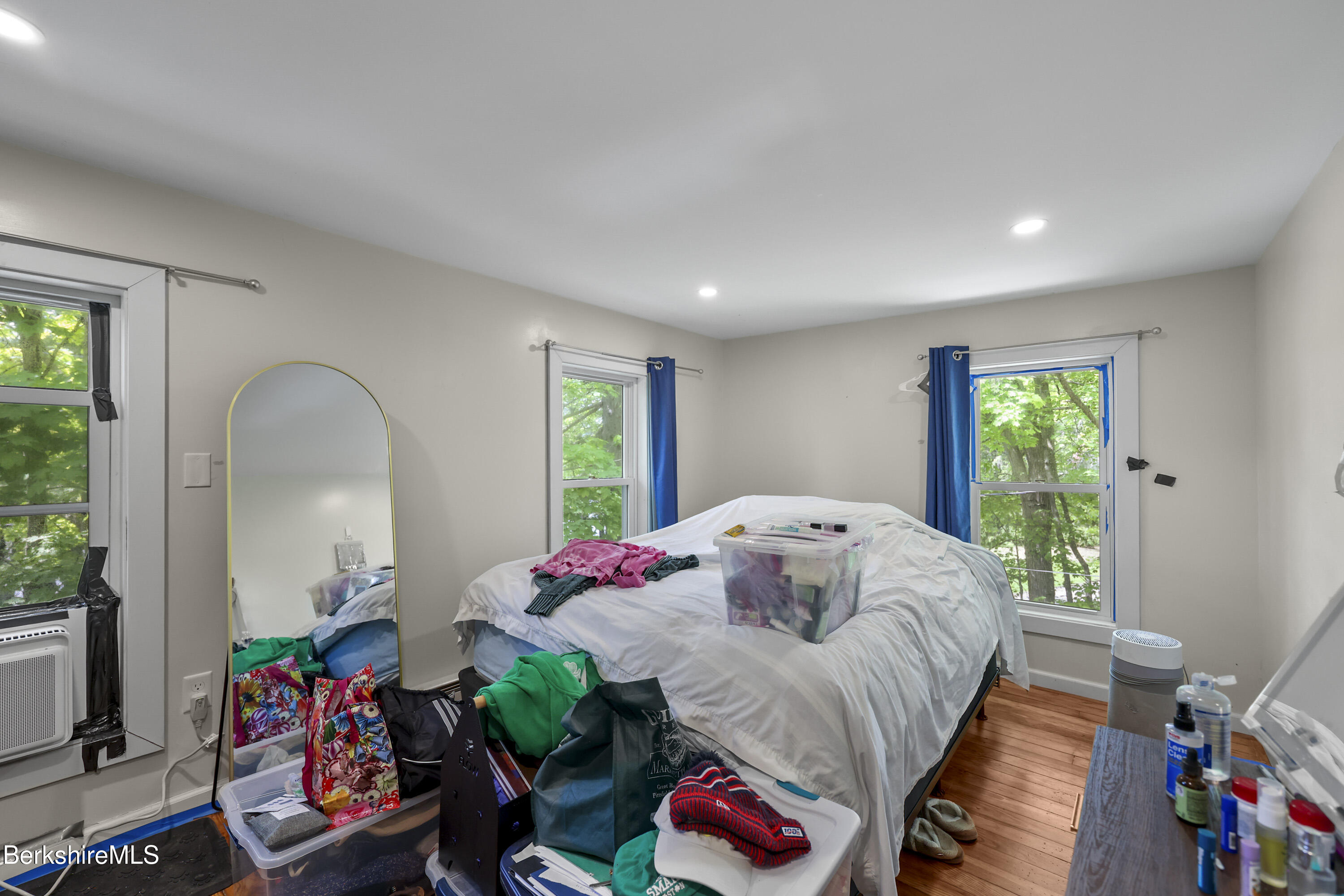 Great Barrington, Massachusetts 01230, United States, 8 Bedrooms Bedrooms, ,4 BathroomsBathrooms,Residential,Active,140087