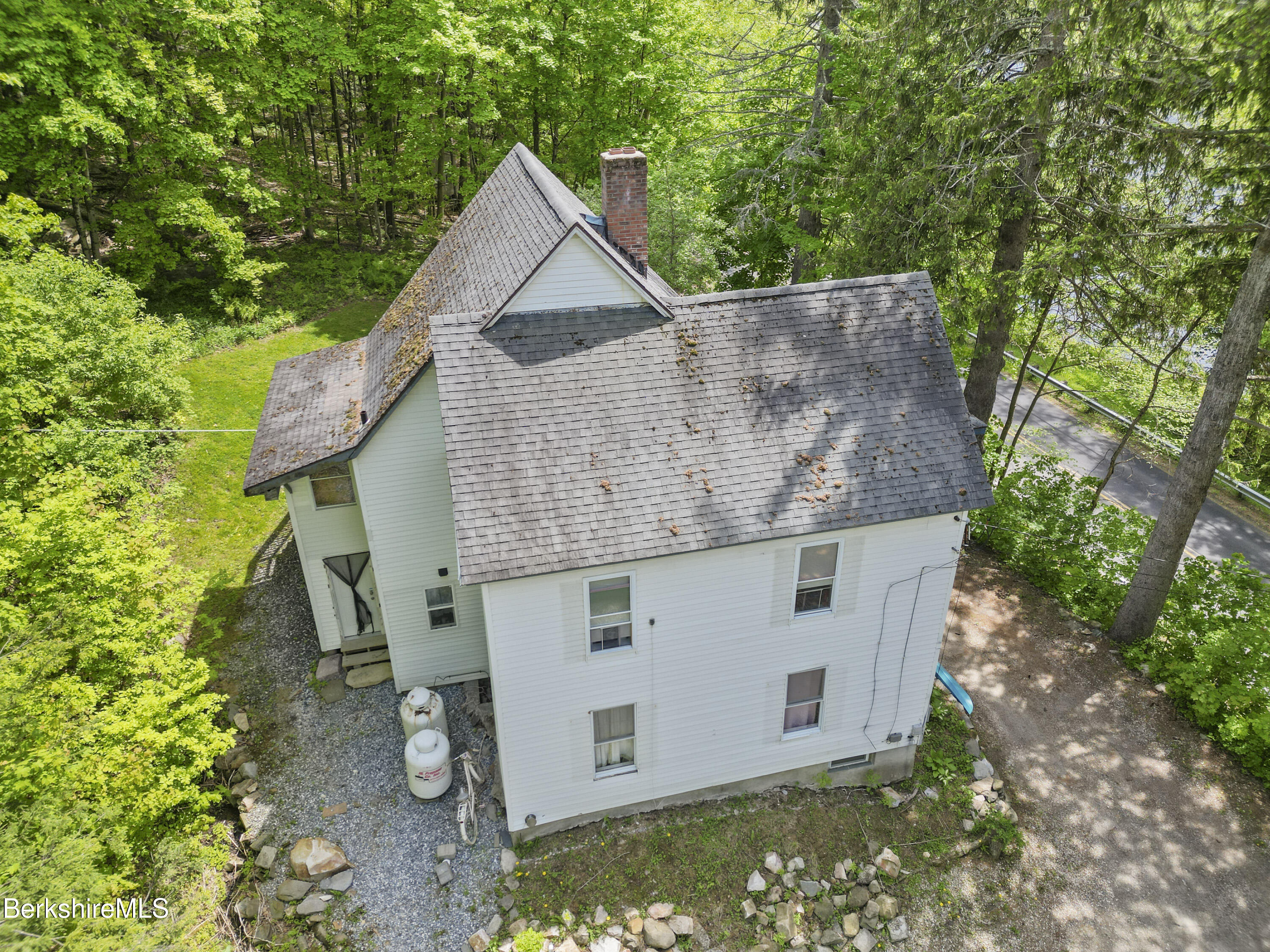 Great Barrington, Massachusetts 01230, United States, 8 Bedrooms Bedrooms, ,4 BathroomsBathrooms,Residential,Active,140087