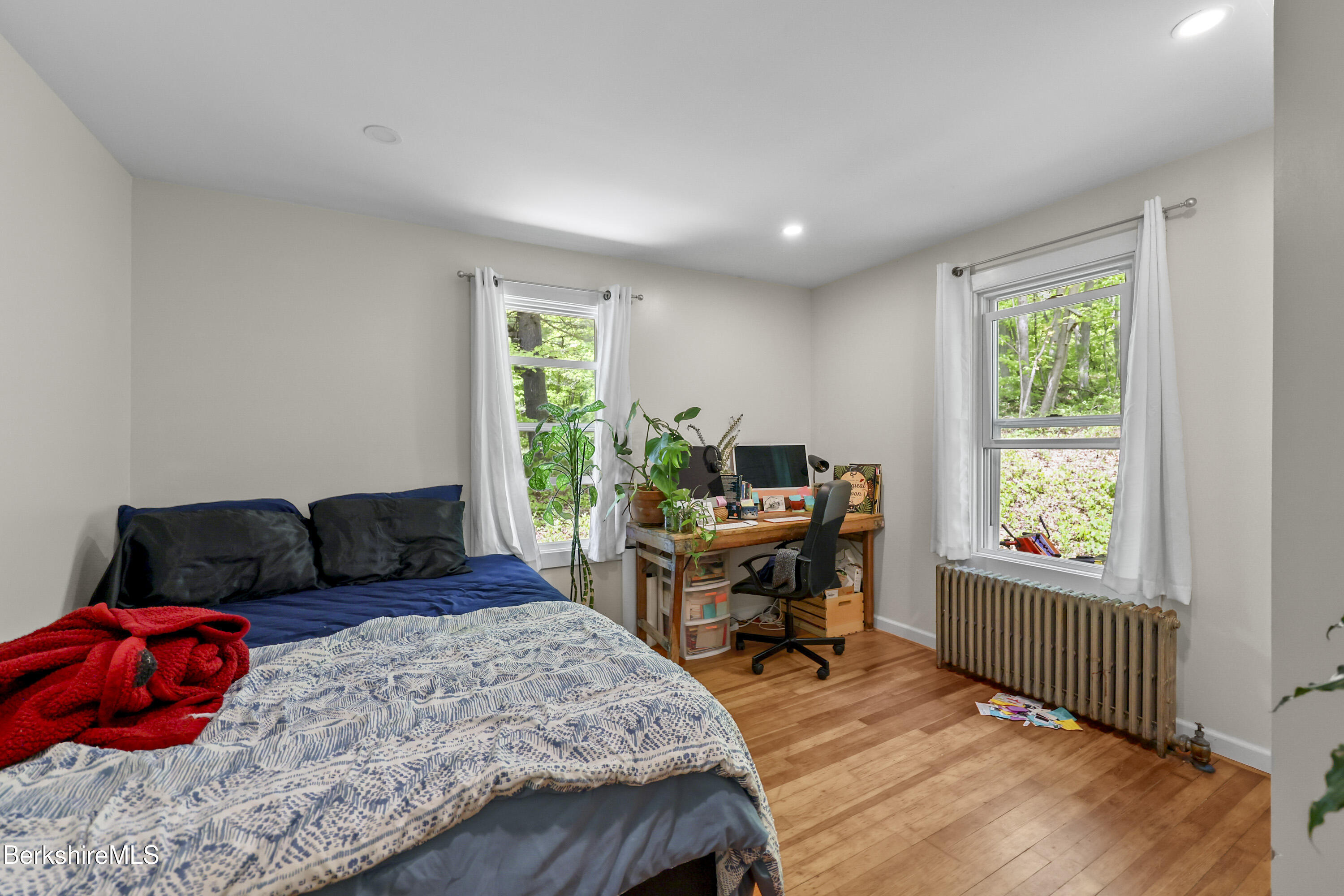 Great Barrington, Massachusetts 01230, United States, 8 Bedrooms Bedrooms, ,4 BathroomsBathrooms,Residential,Active,140087