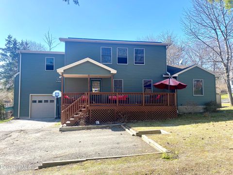 123 Highland Ave, Pittsfield, MA 01201 - MLS#: 242932