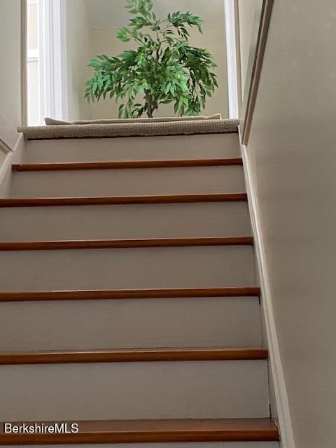 38 Beech St, North Adams, Massachusetts image 16