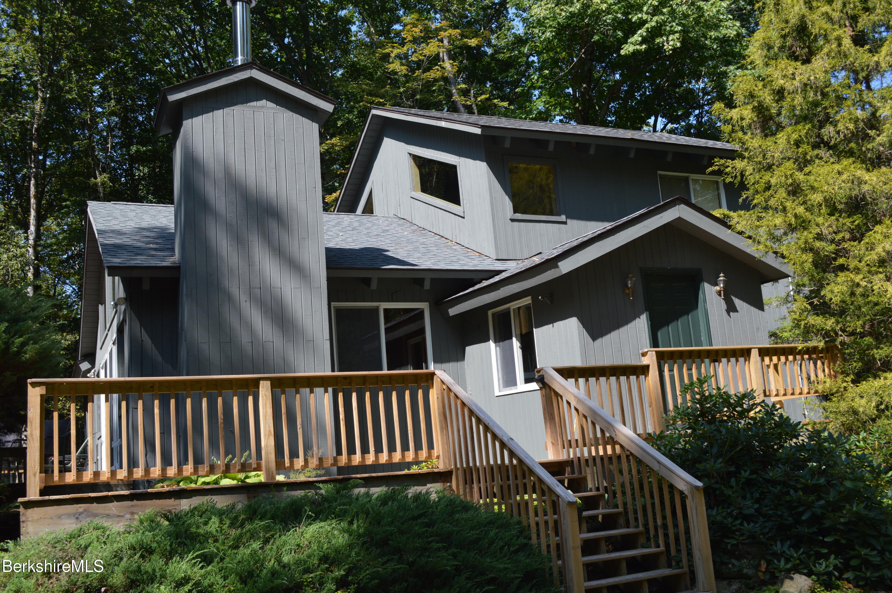 113 Iroquois Ave, Becket, Massachusetts image 2