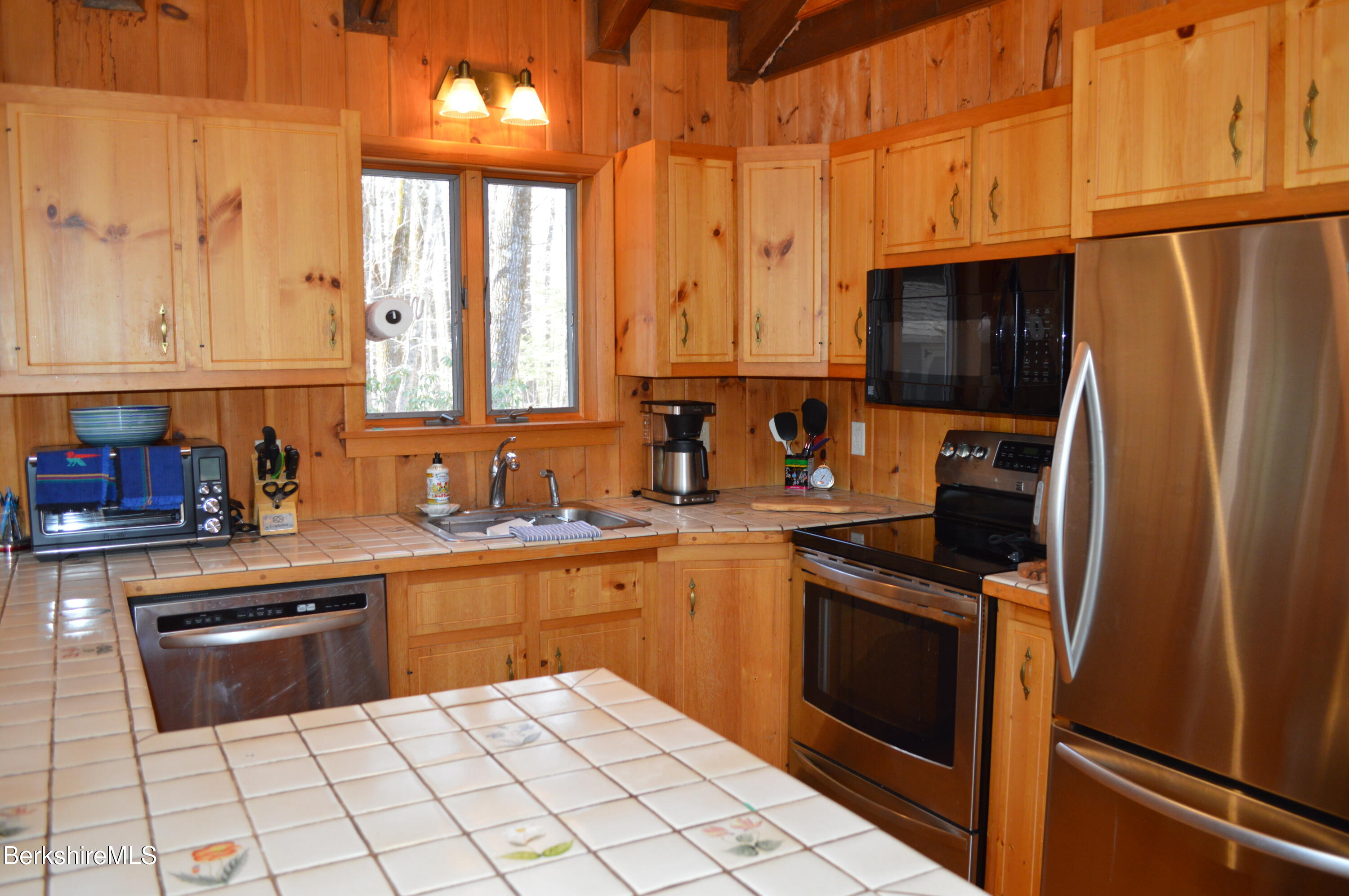 113 Iroquois Ave, Becket, Massachusetts image 13