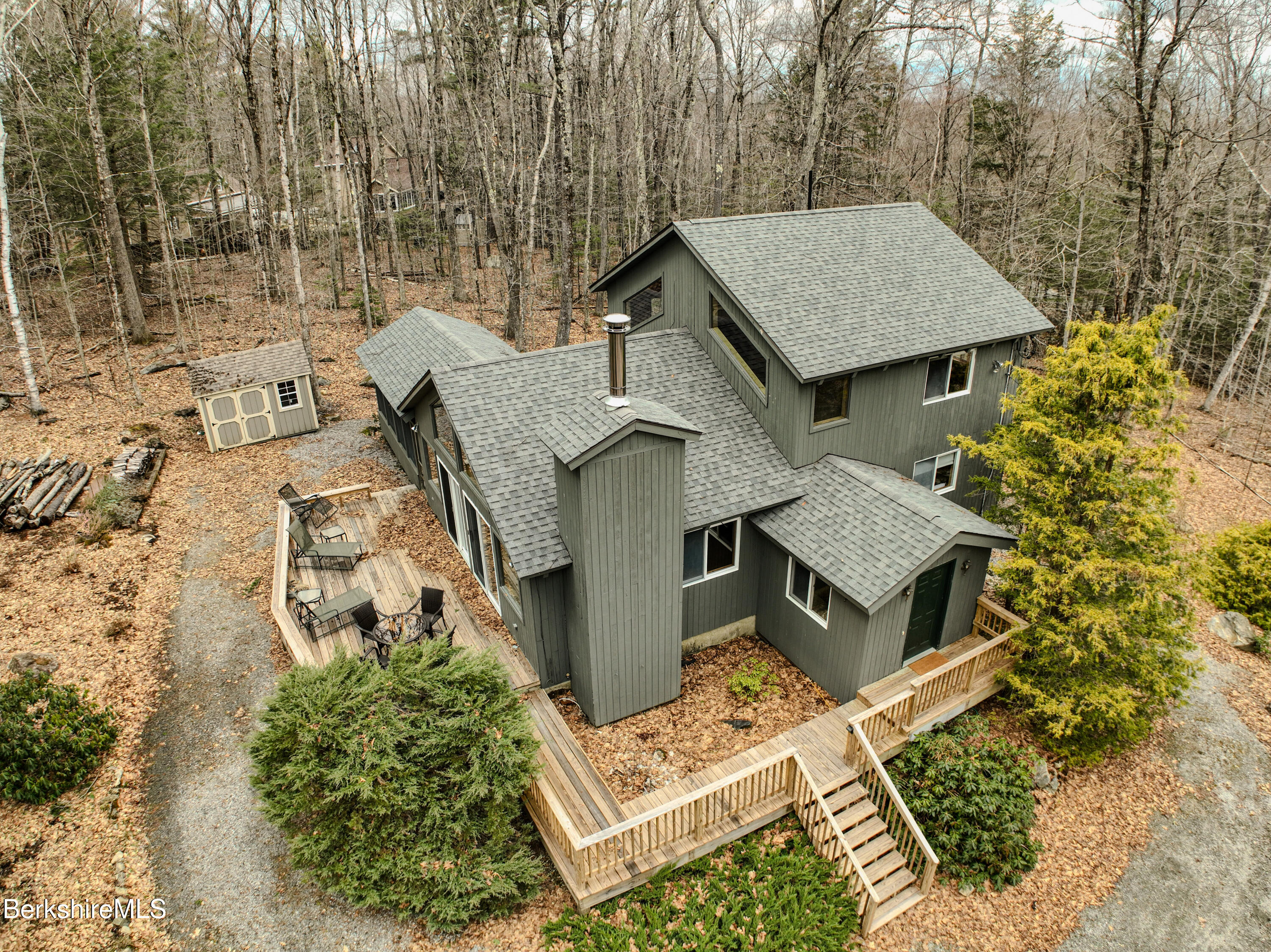 113 Iroquois Ave, Becket, Massachusetts image 1
