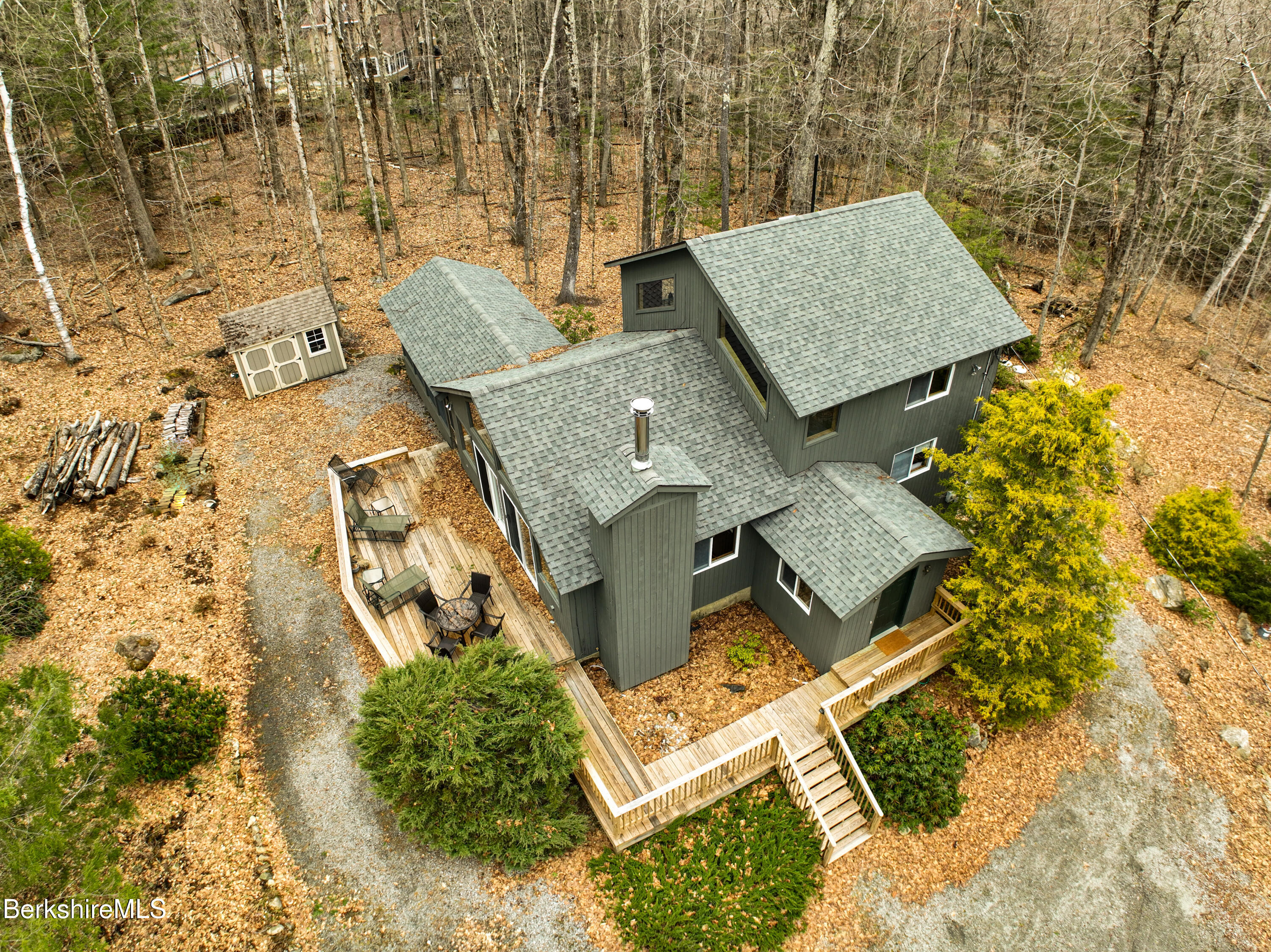 113 Iroquois Ave, Becket, Massachusetts image 39