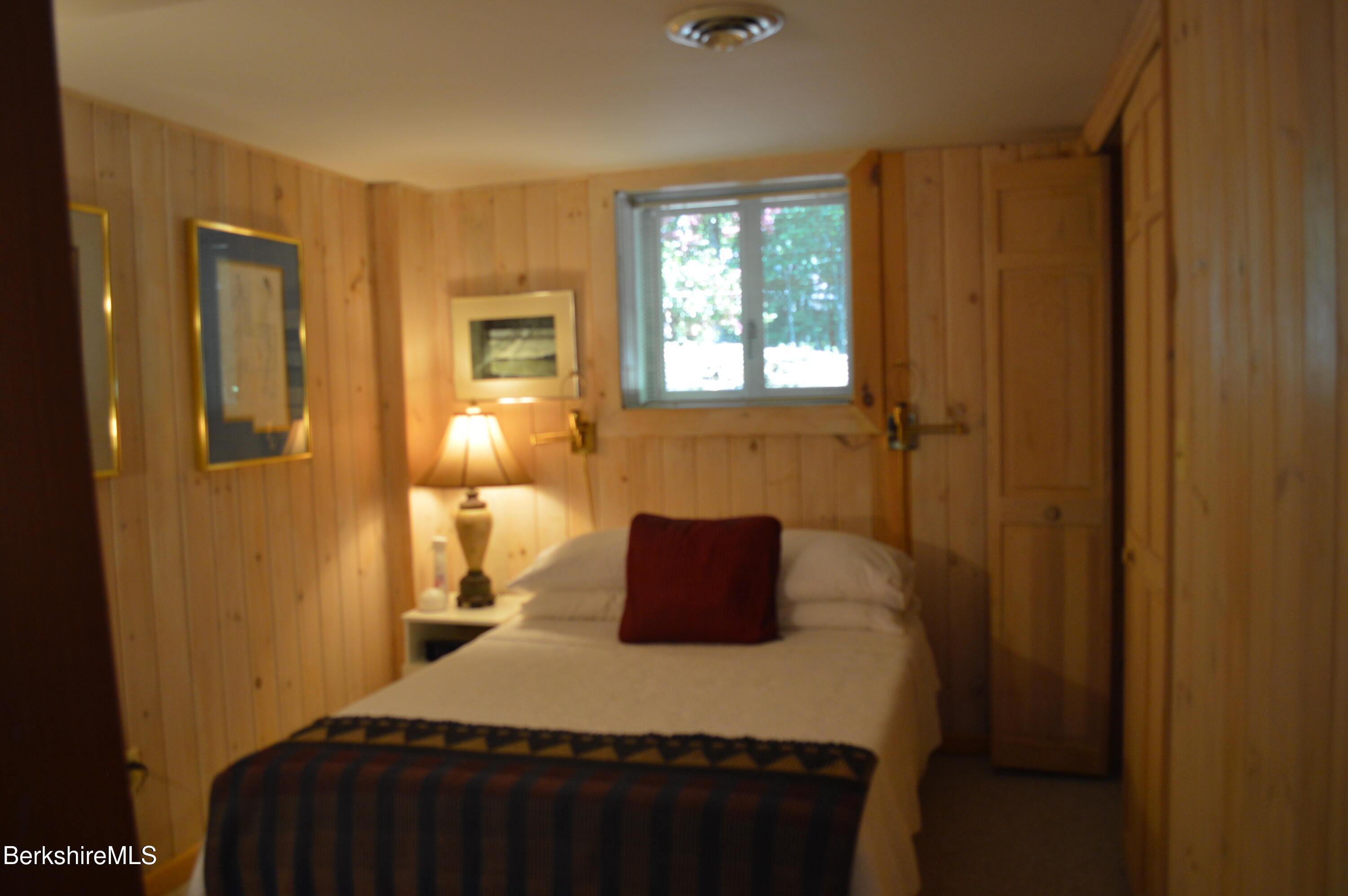 113 Iroquois Ave, Becket, Massachusetts image 24