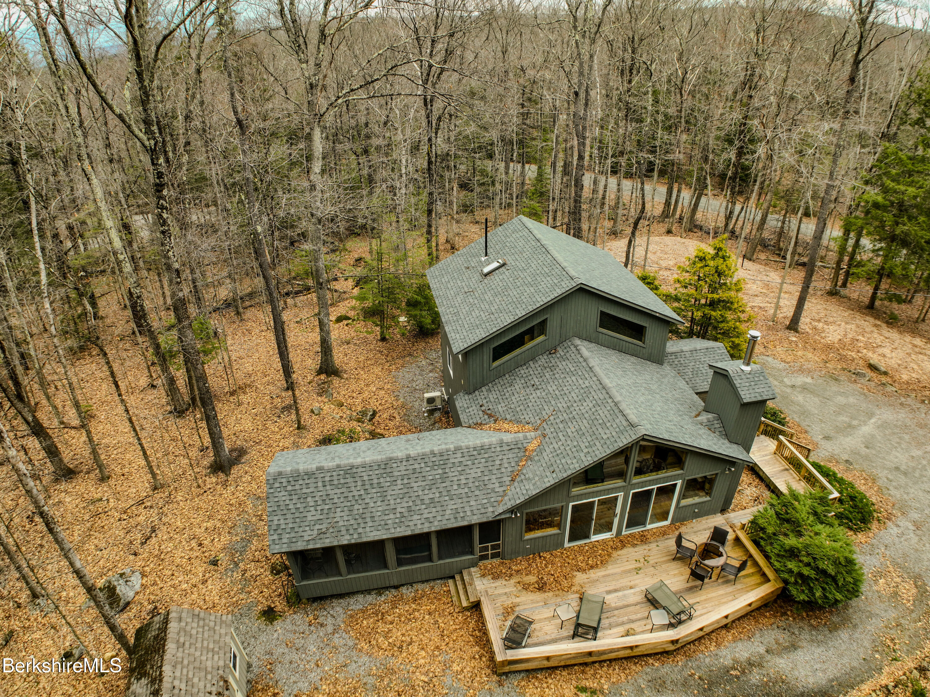 113 Iroquois Ave, Becket, Massachusetts image 41