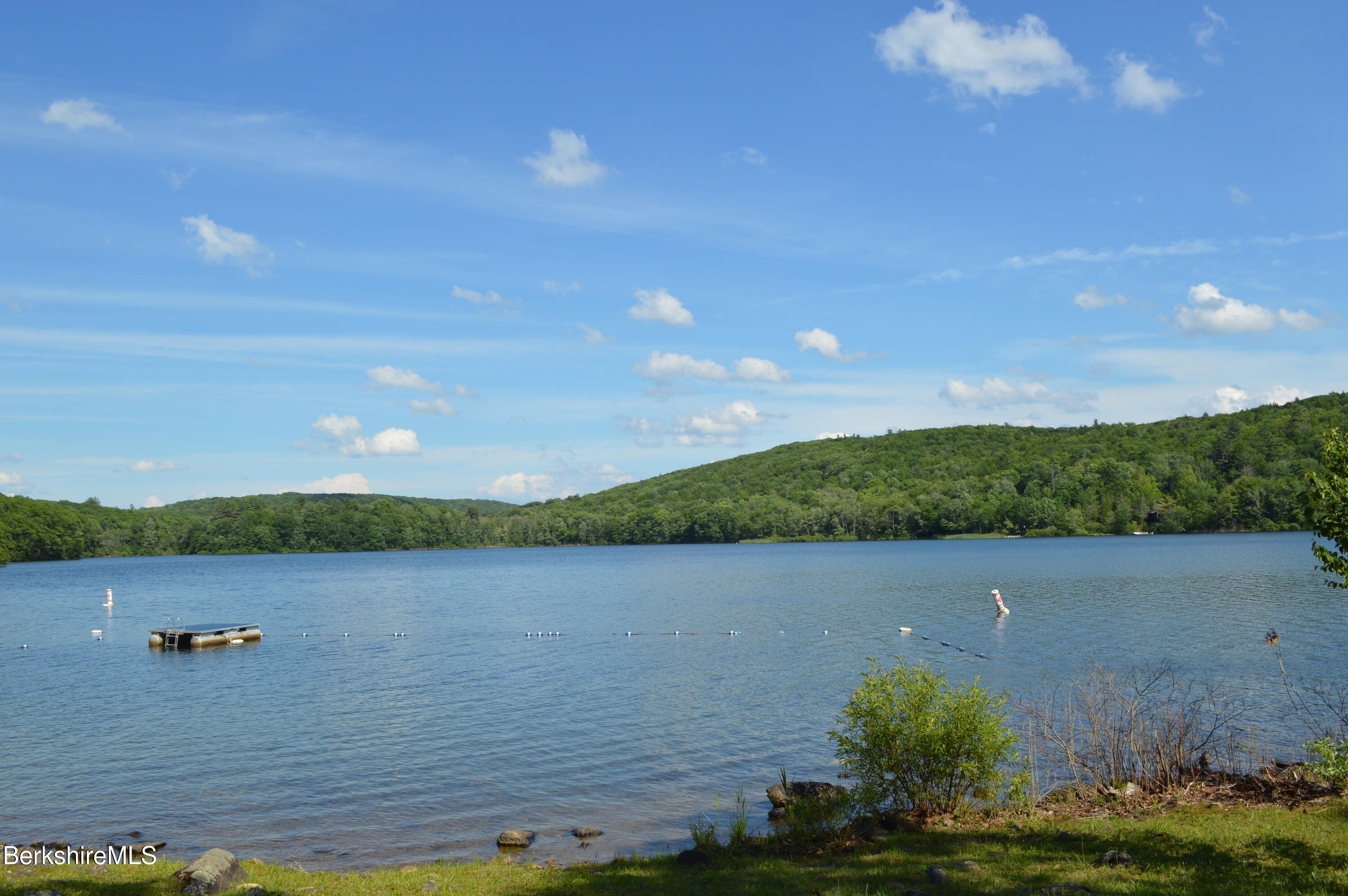 113 Iroquois Ave, Becket, Massachusetts image 42