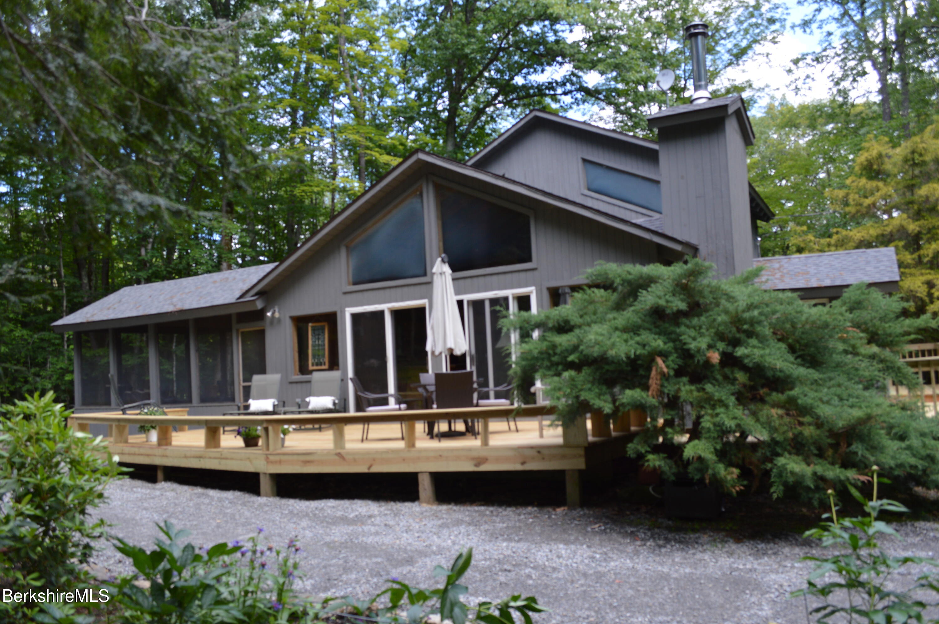 113 Iroquois Ave, Becket, Massachusetts image 5
