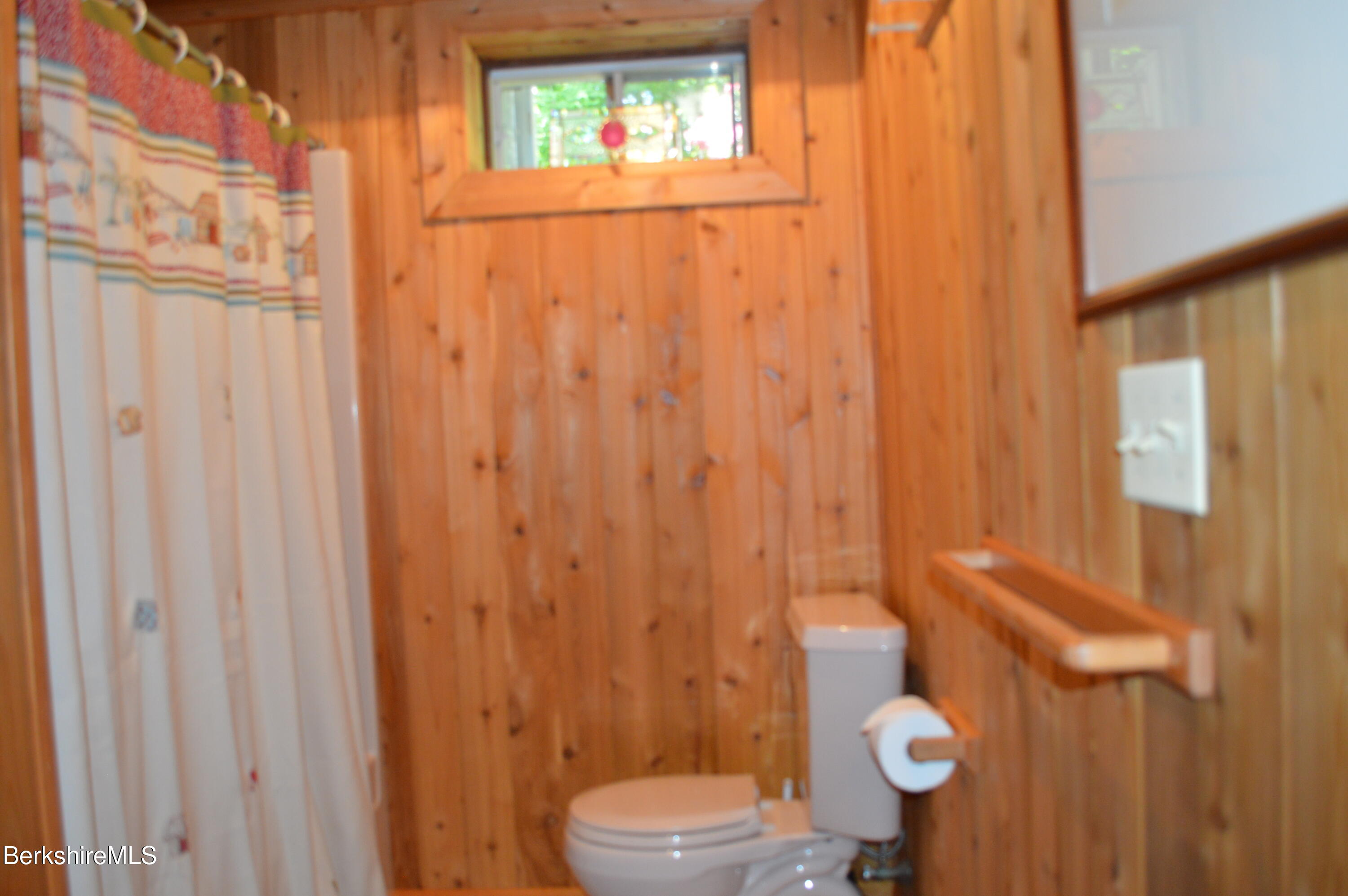 113 Iroquois Ave, Becket, Massachusetts image 22