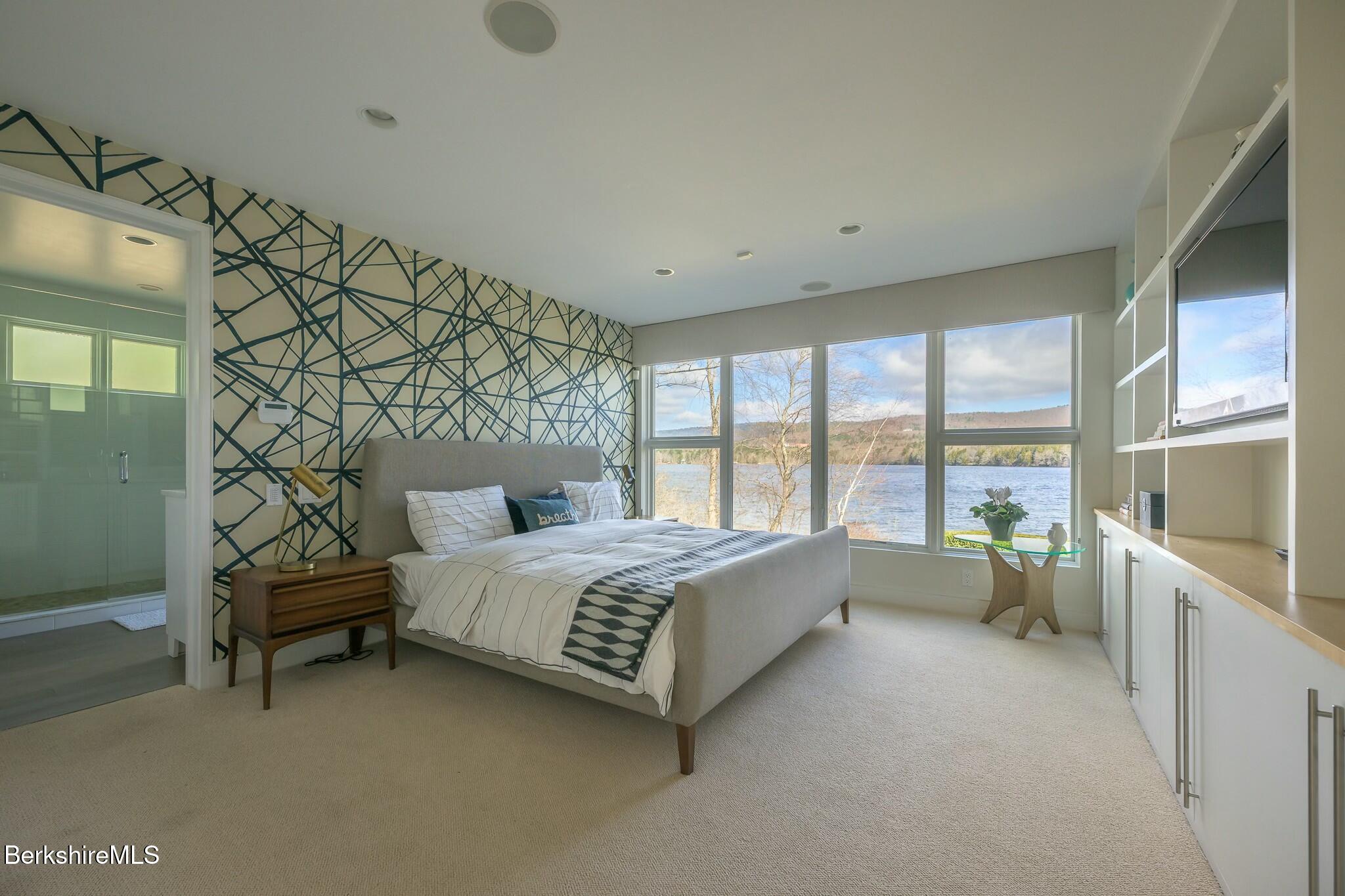 25 Mahkeenac Ter, Stockbridge, Massachusetts image 30