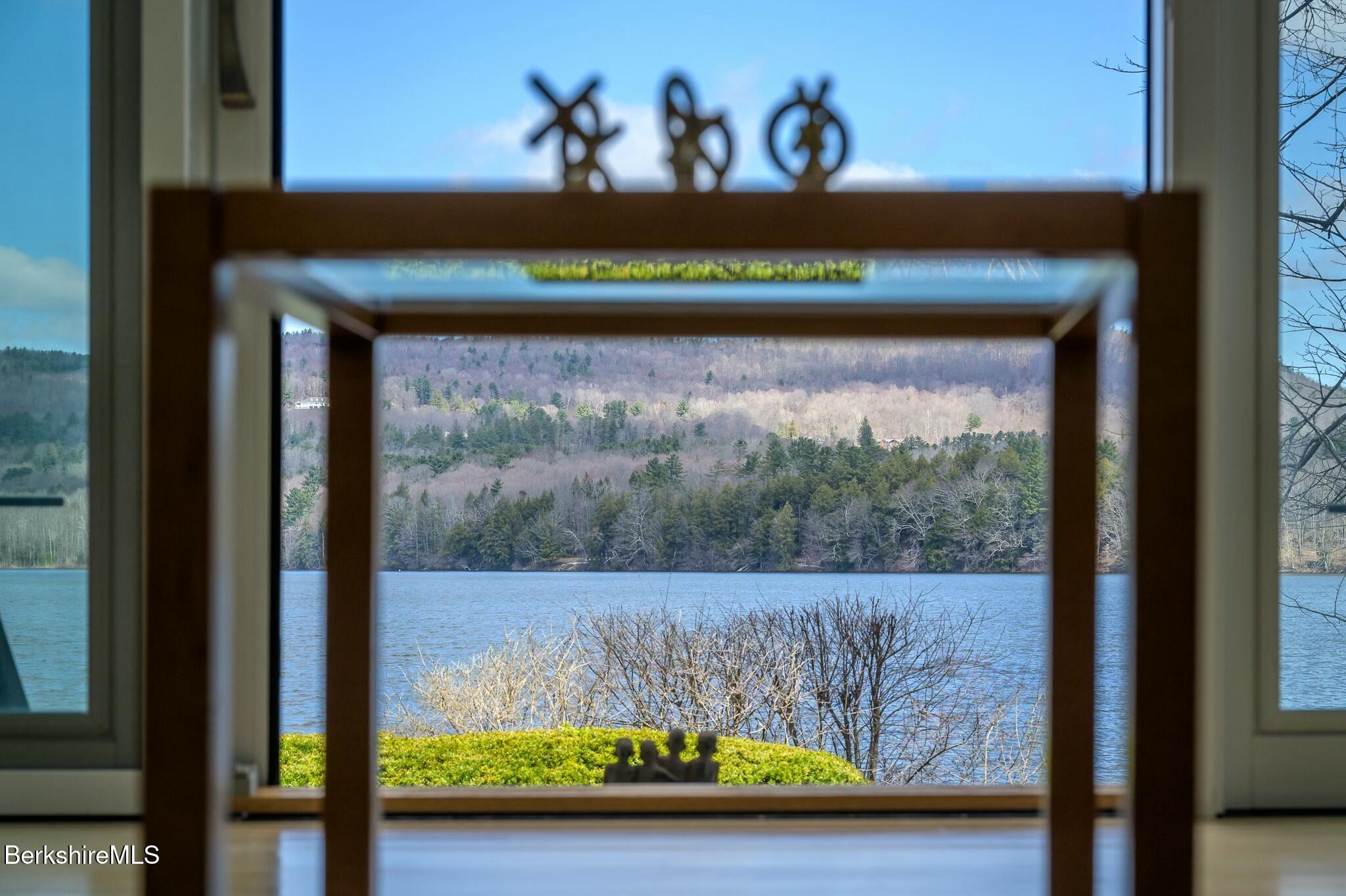 25 Mahkeenac Ter, Stockbridge, Massachusetts image 16