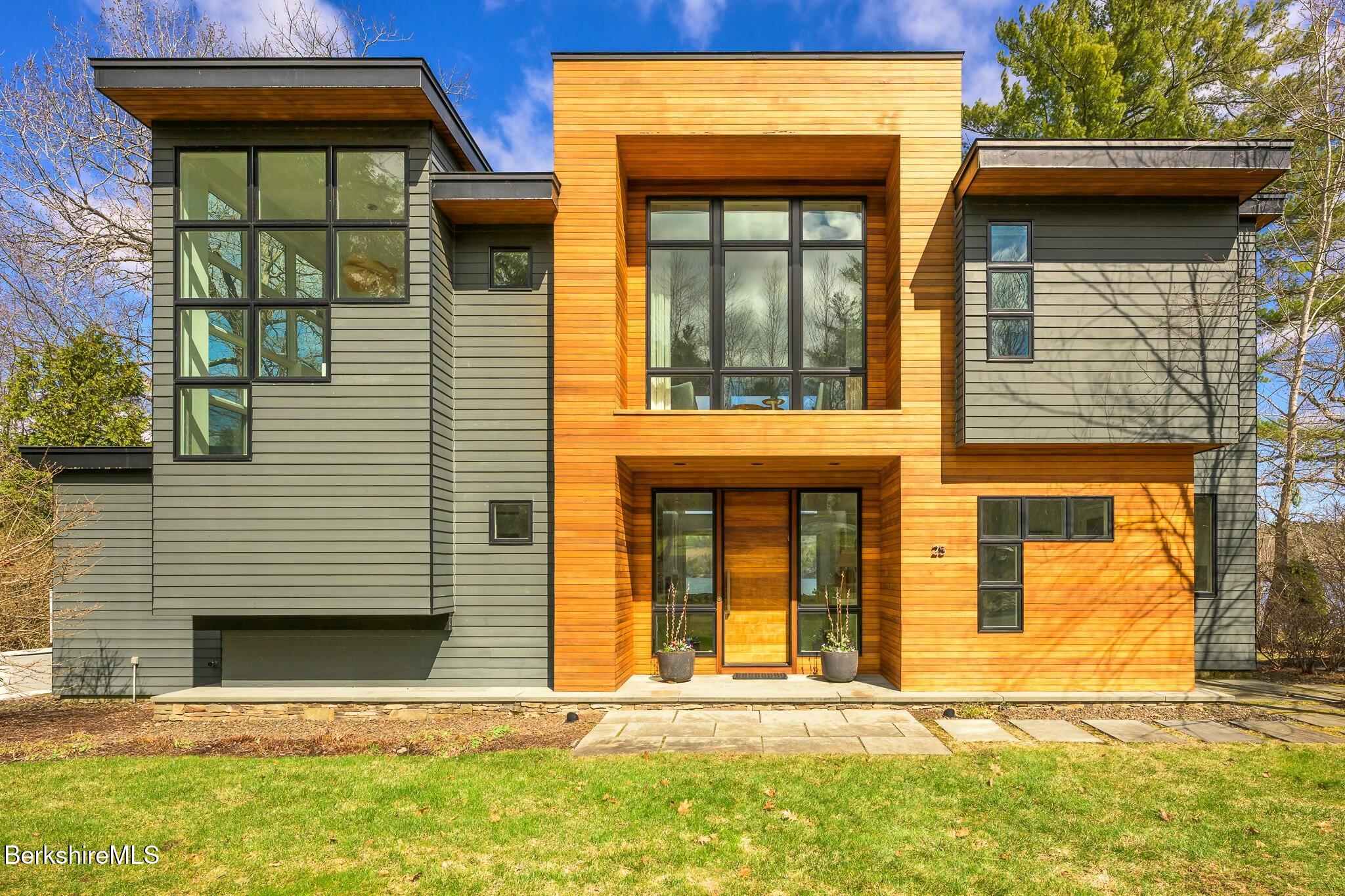 25 Mahkeenac Ter, Stockbridge, Massachusetts image 4