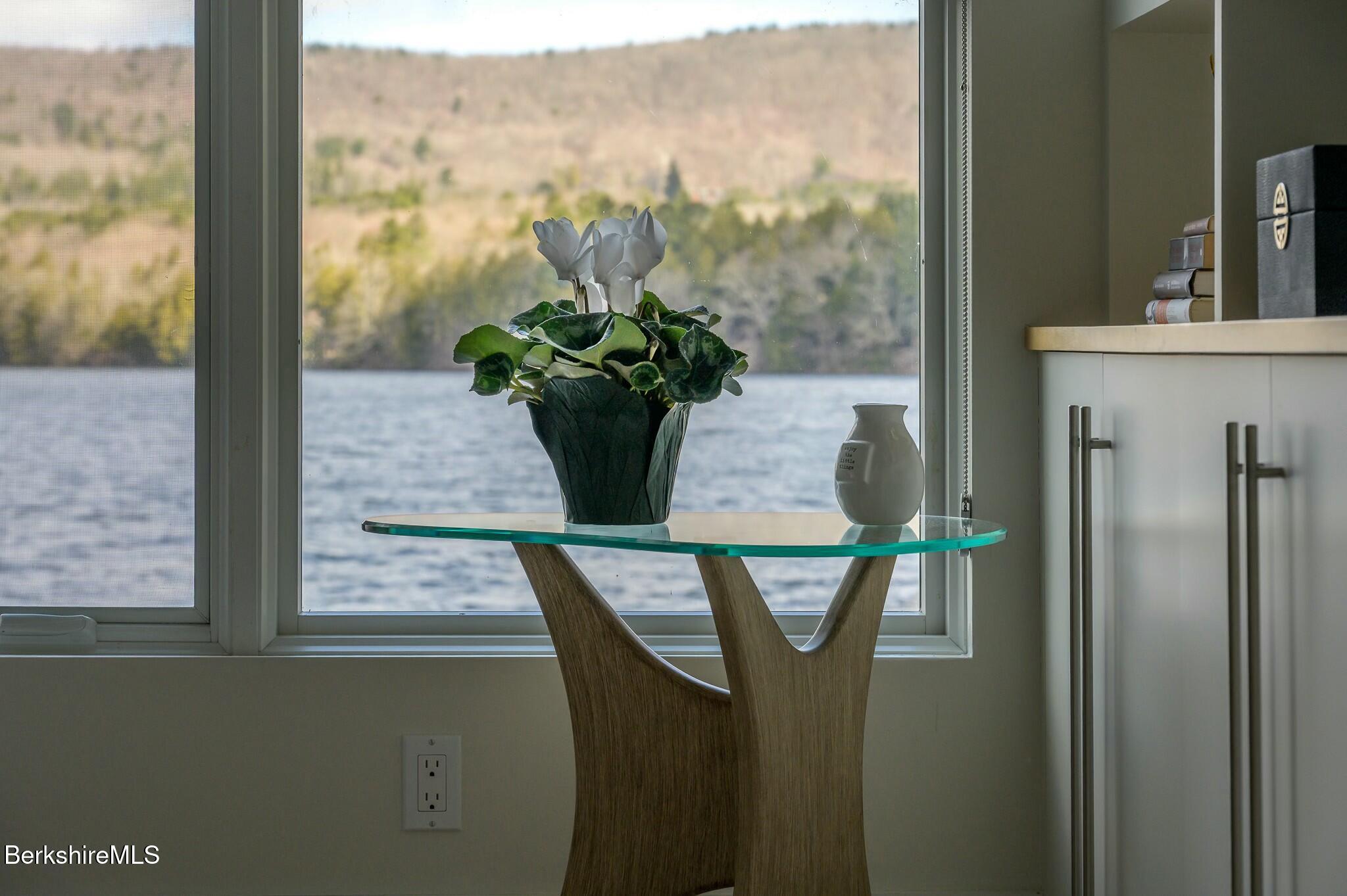 25 Mahkeenac Ter, Stockbridge, Massachusetts image 31