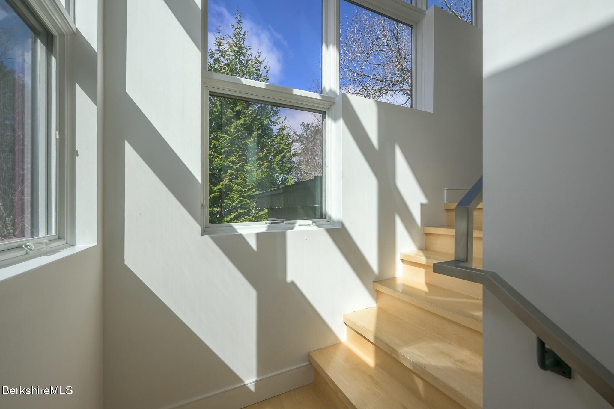 25 Mahkeenac Ter, Stockbridge, Massachusetts image 38