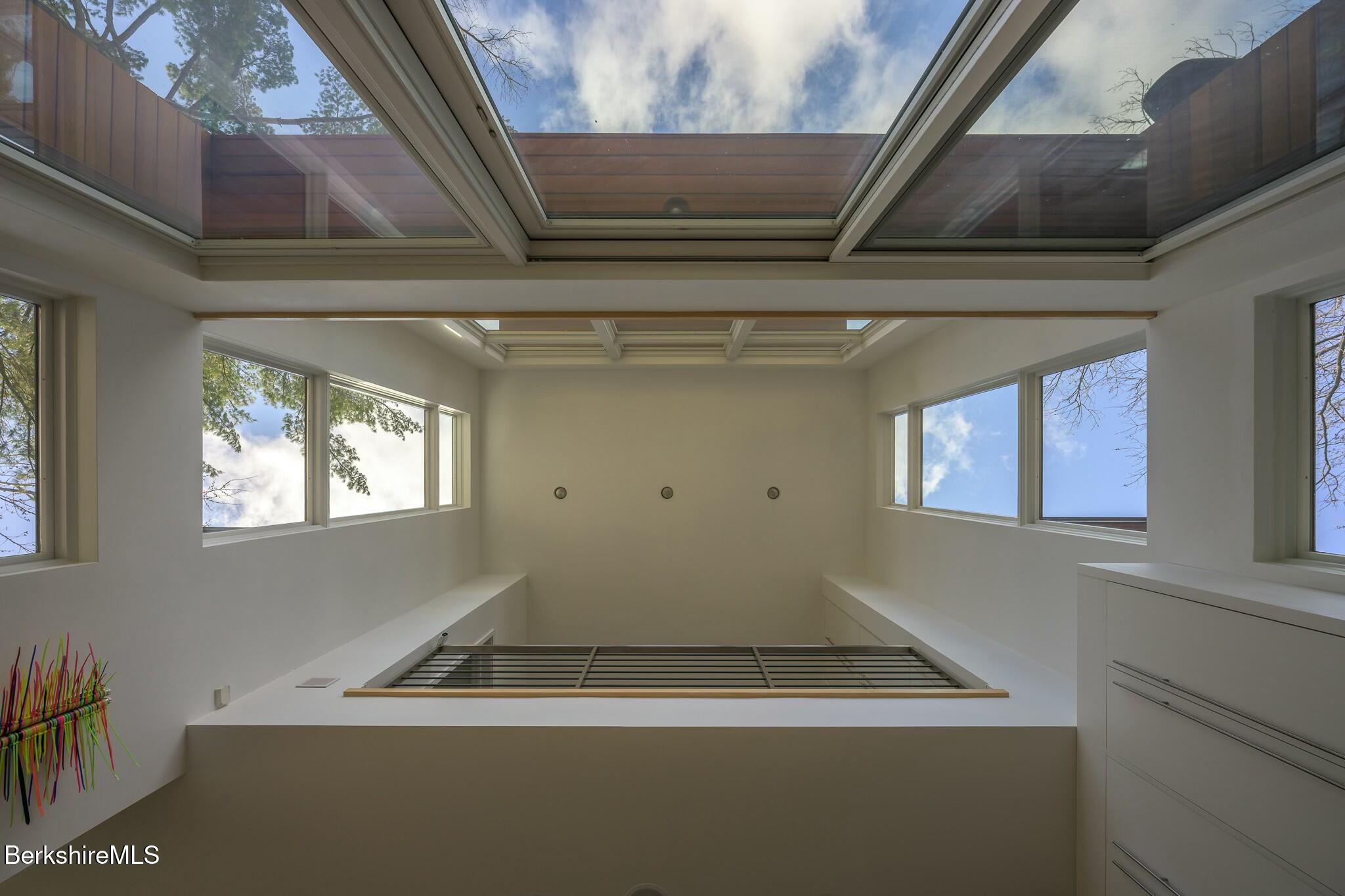 25 Mahkeenac Ter, Stockbridge, Massachusetts image 18