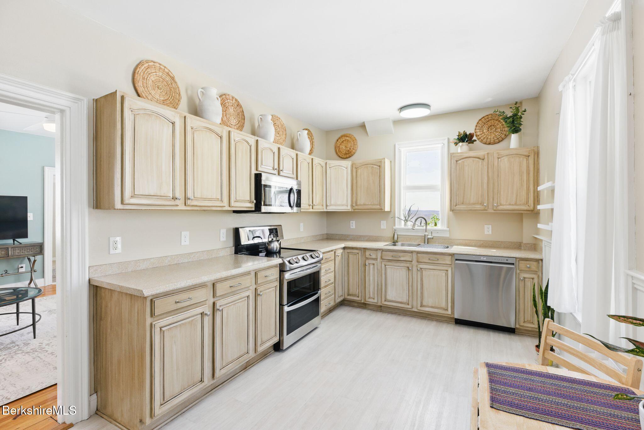 159 Skyline Trail, Middlefield, Massachusetts image 9