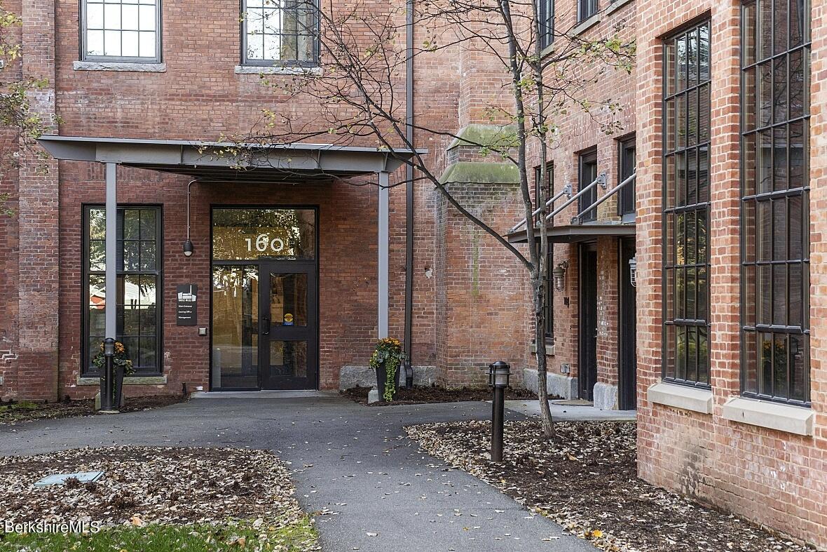 160 Water St #212, Williamstown, Massachusetts image 36