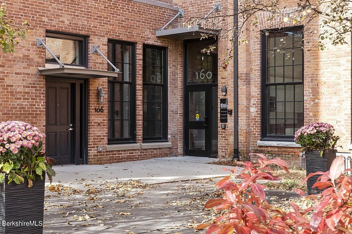 160 Water St #212, Williamstown, Massachusetts image 24
