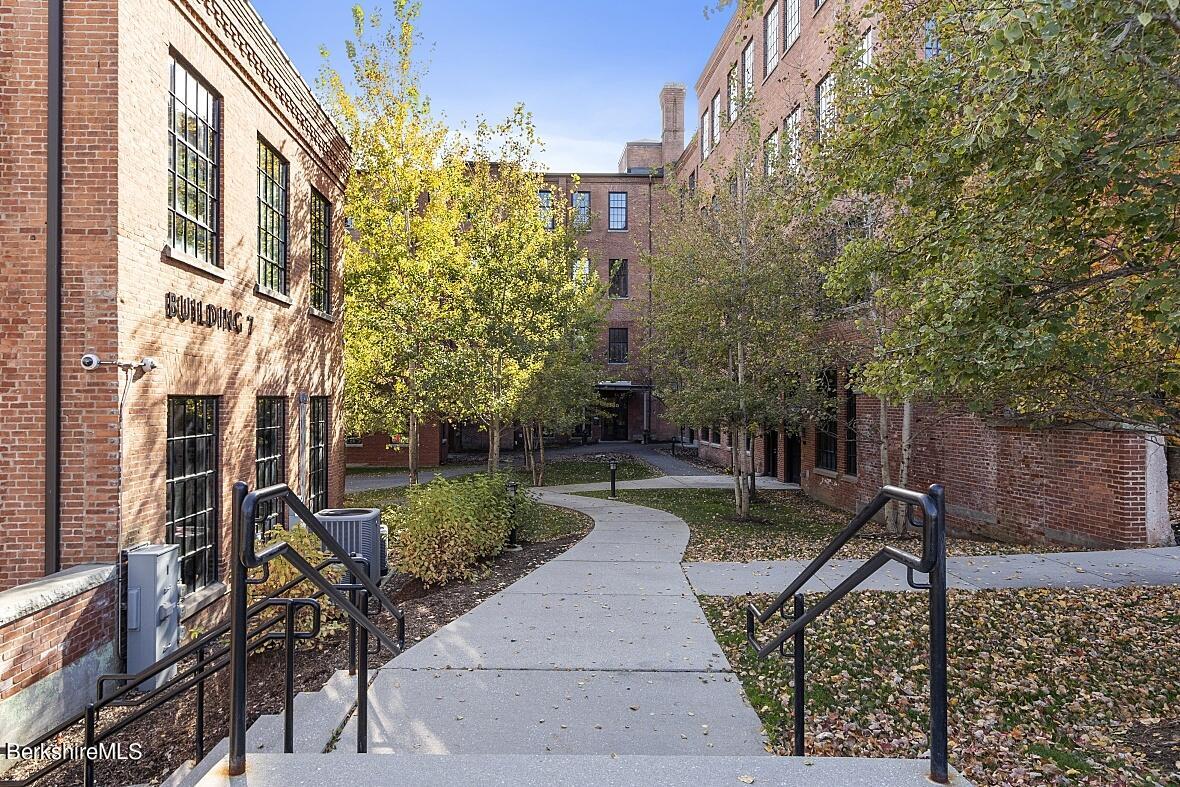 160 Water St #212, Williamstown, Massachusetts image 35