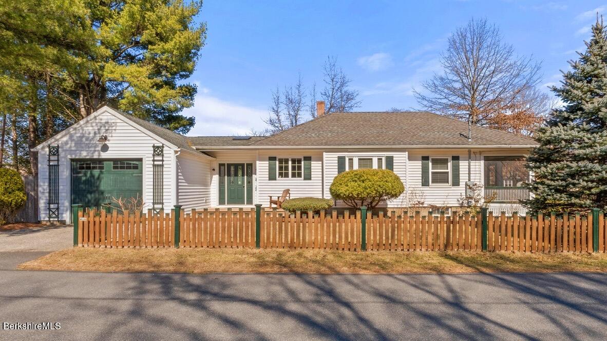 14 Laurel St, Great Barrington, Massachusetts image 1