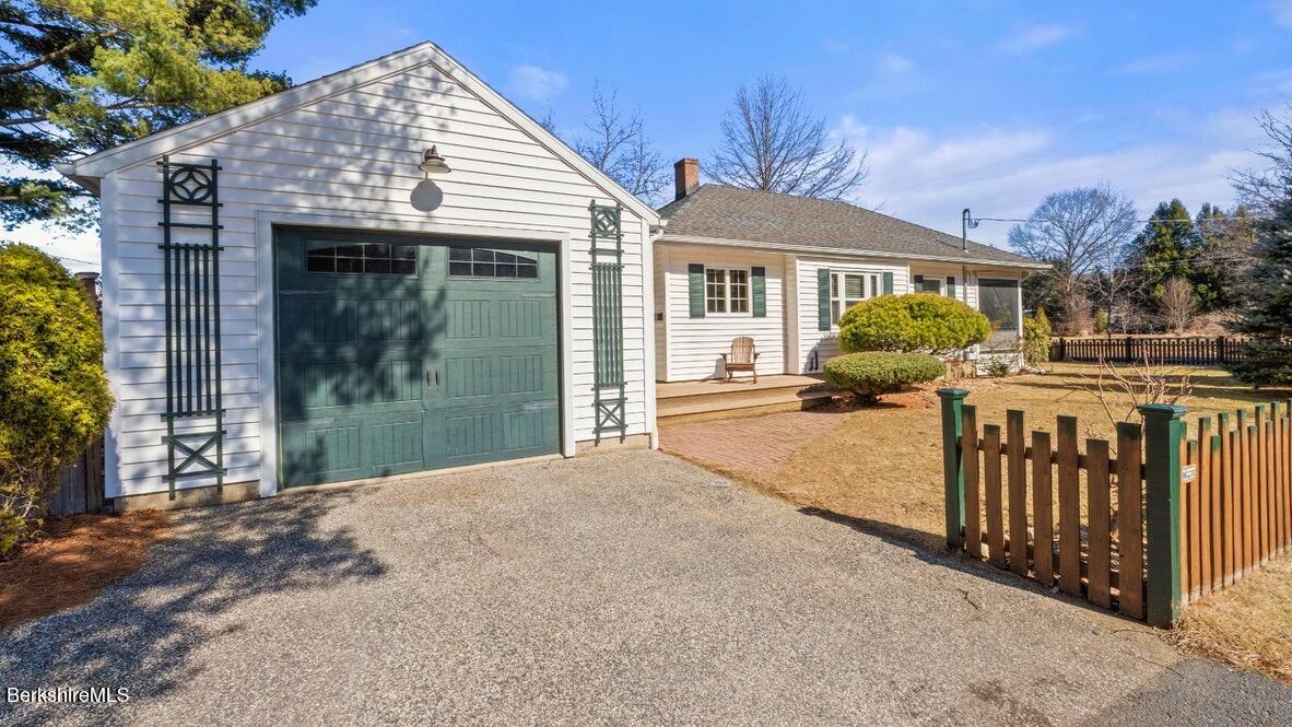 14 Laurel St, Great Barrington, Massachusetts image 25