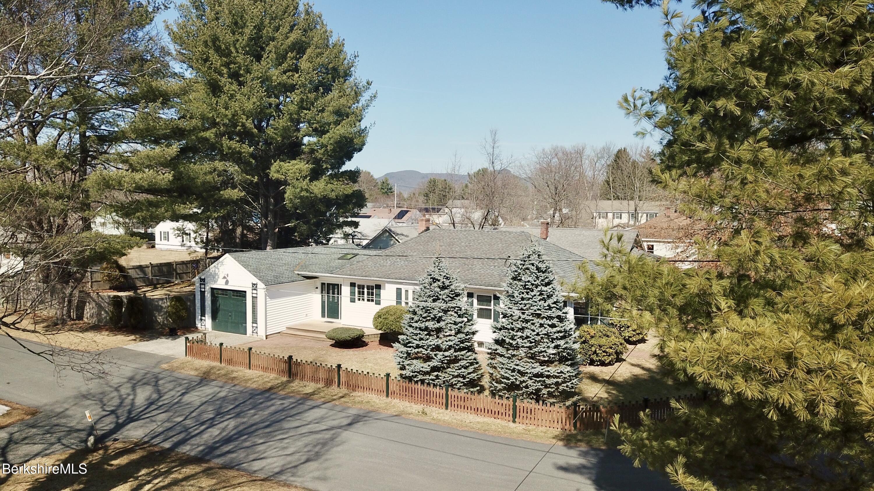 14 Laurel St, Great Barrington, Massachusetts image 24