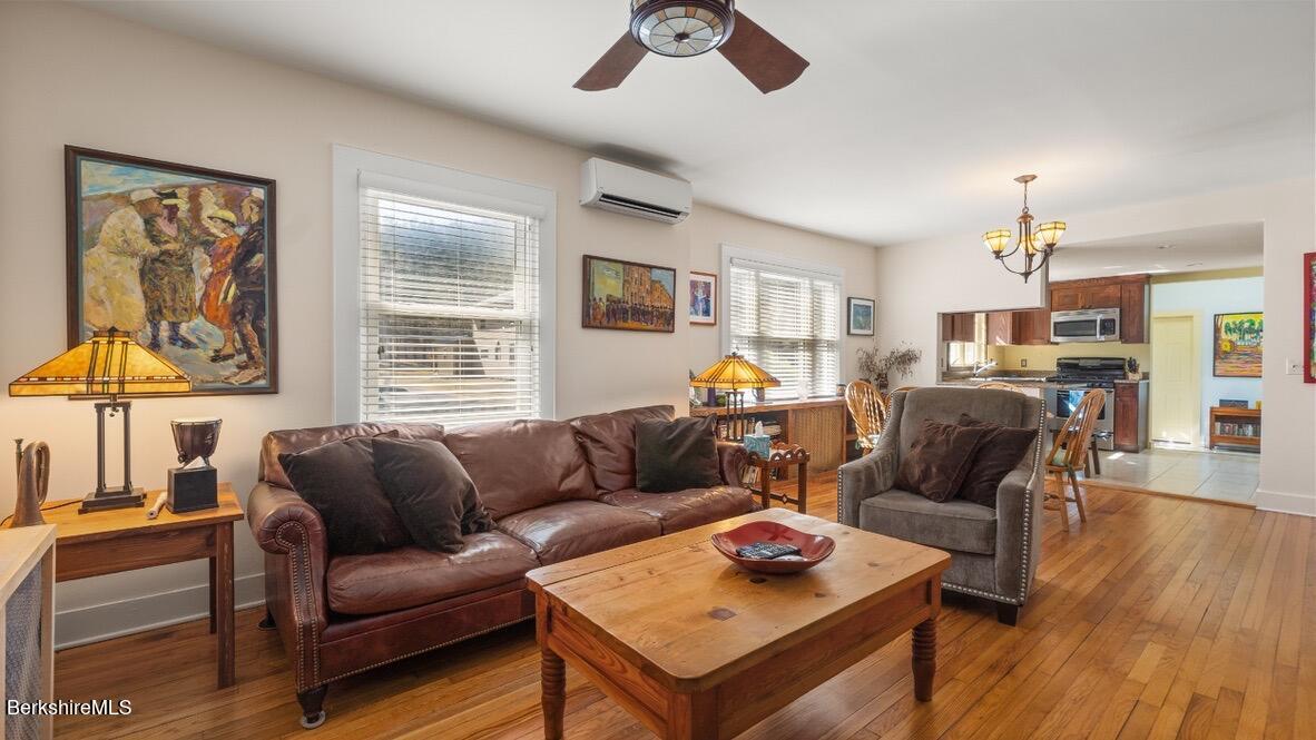 14 Laurel St, Great Barrington, Massachusetts image 3
