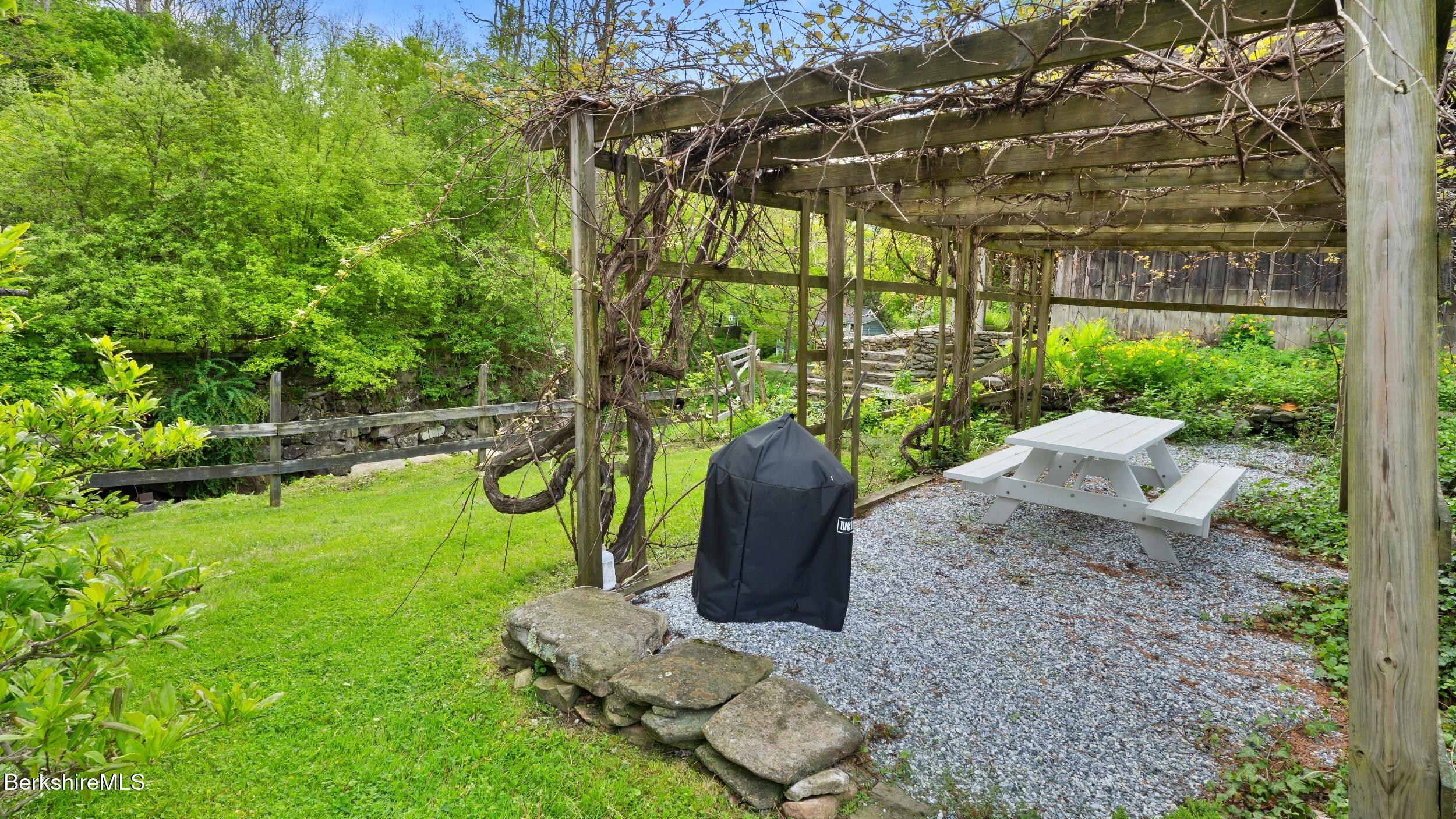 8 Yale Hill Rd, Stockbridge, Massachusetts image 50