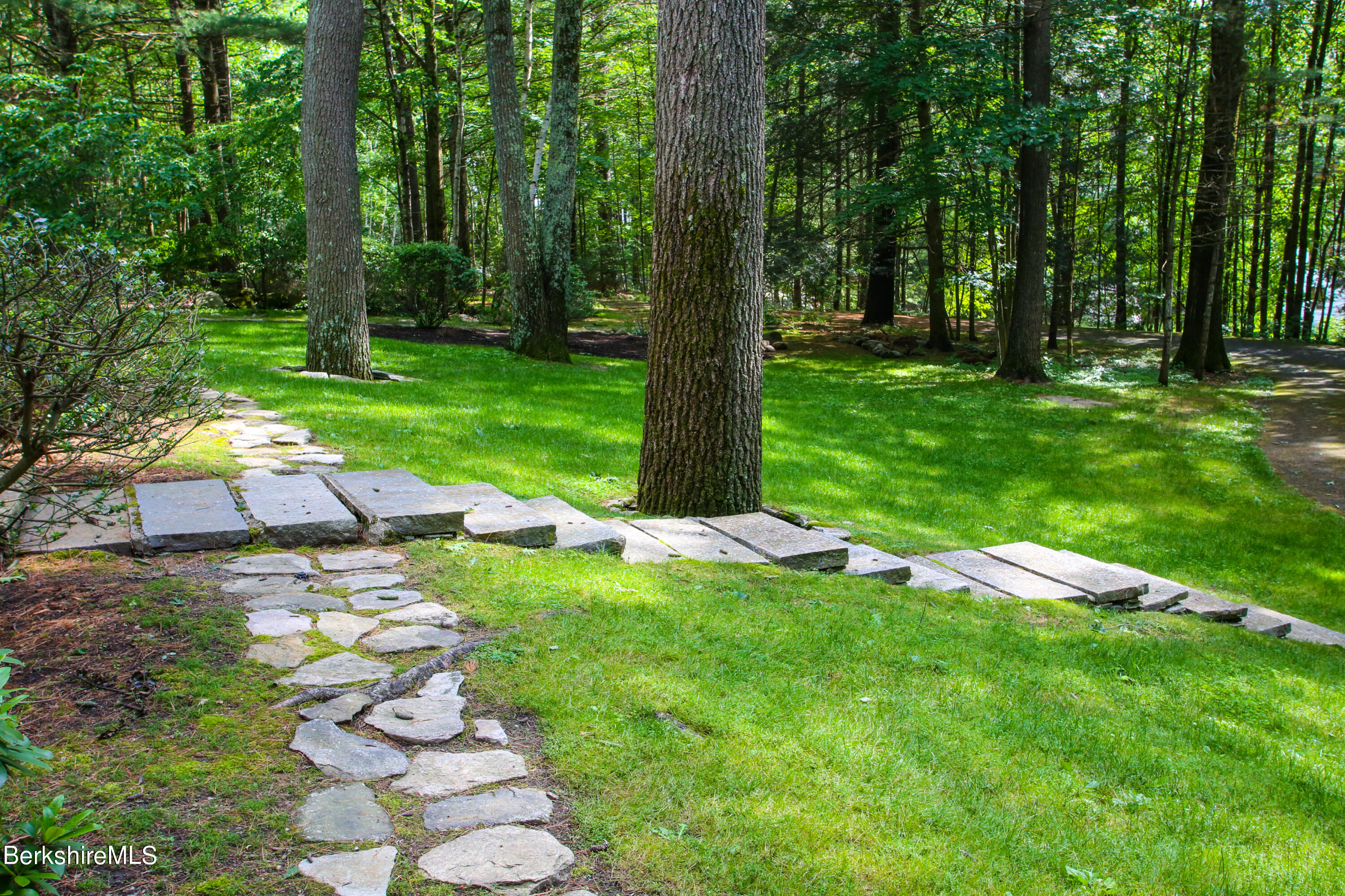 36 Laurel Hill Dr, Leverett, Massachusetts image 43