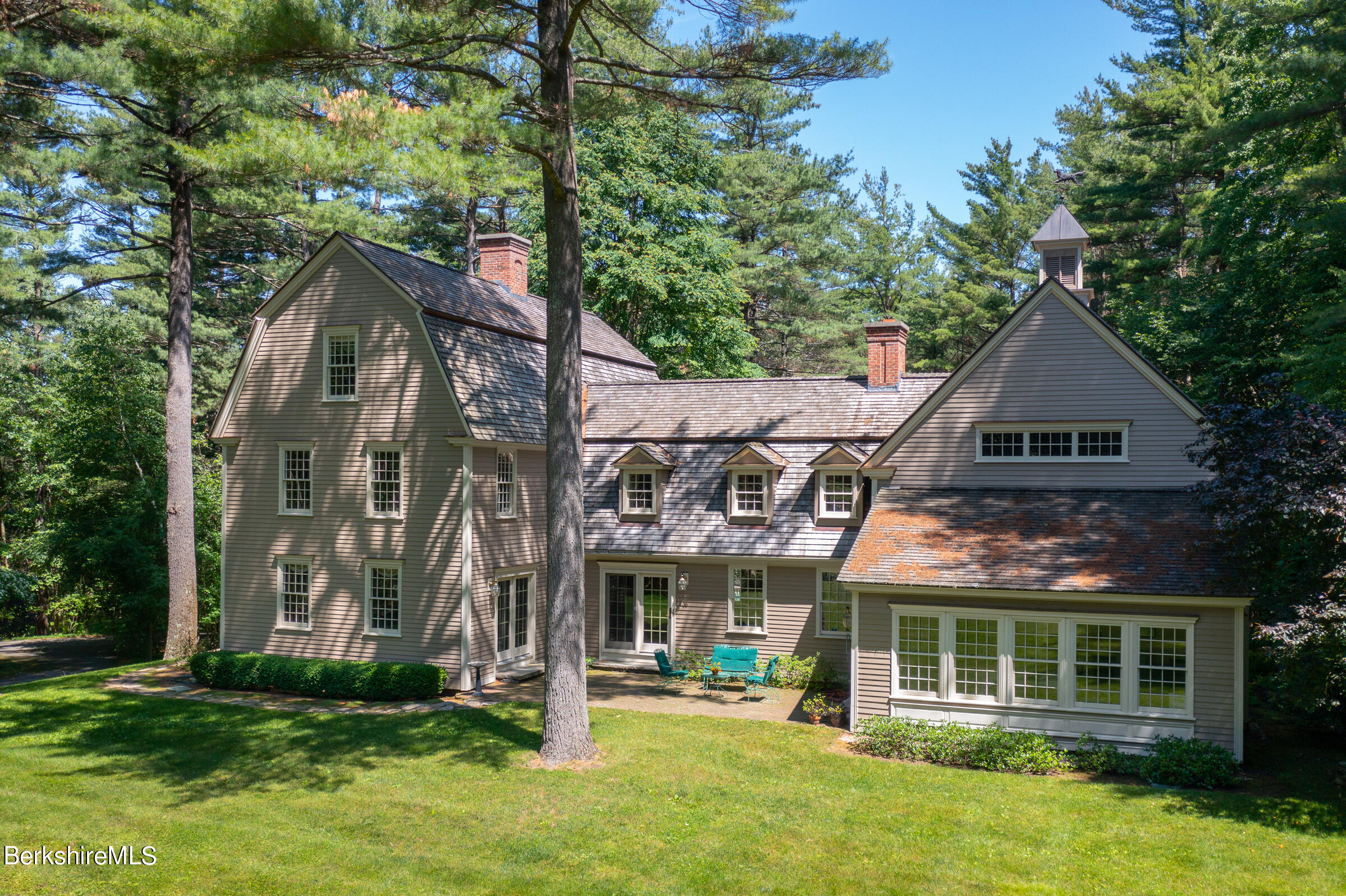 36 Laurel Hill Dr, Leverett, Massachusetts image 1