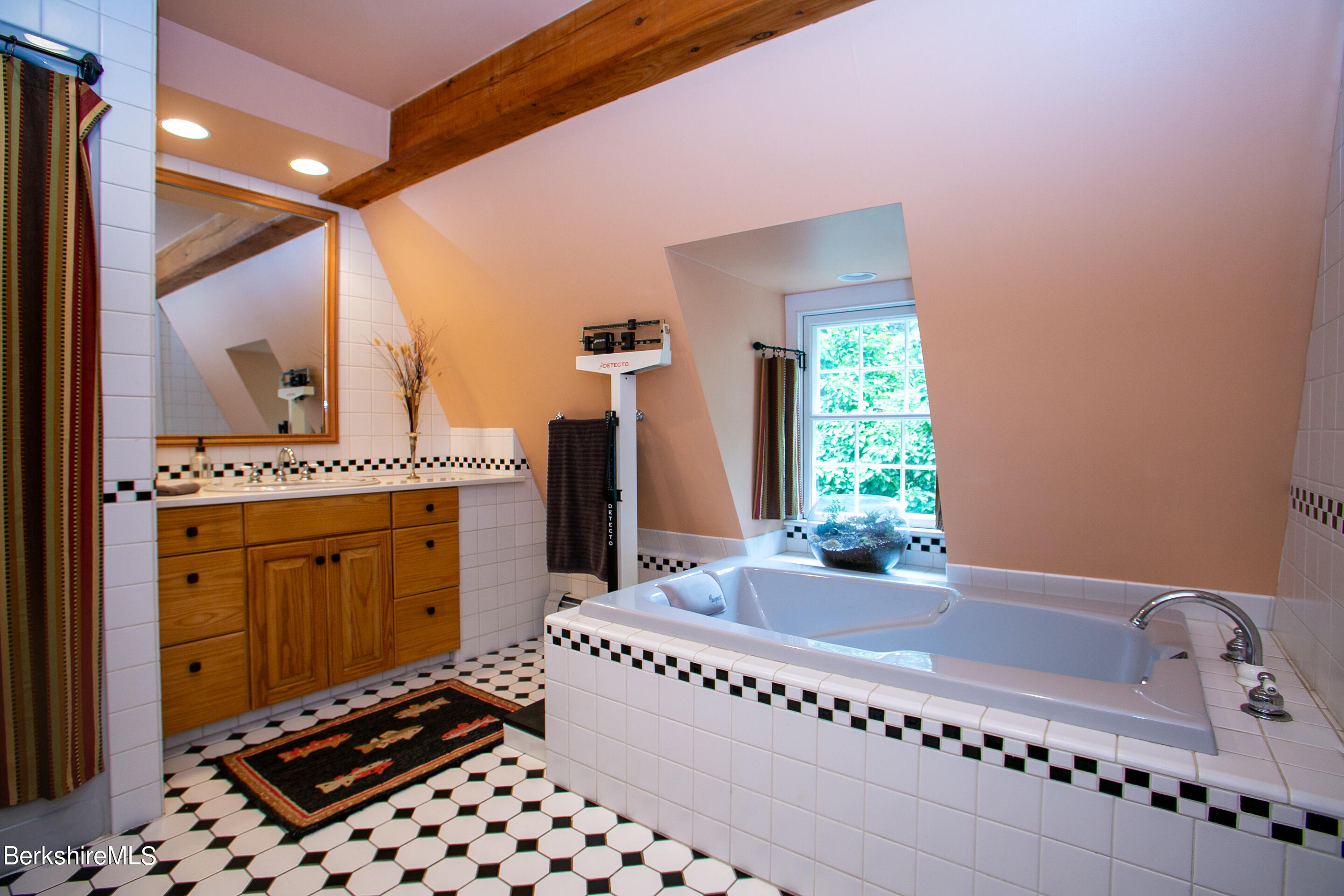 36 Laurel Hill Dr, Leverett, Massachusetts image 24