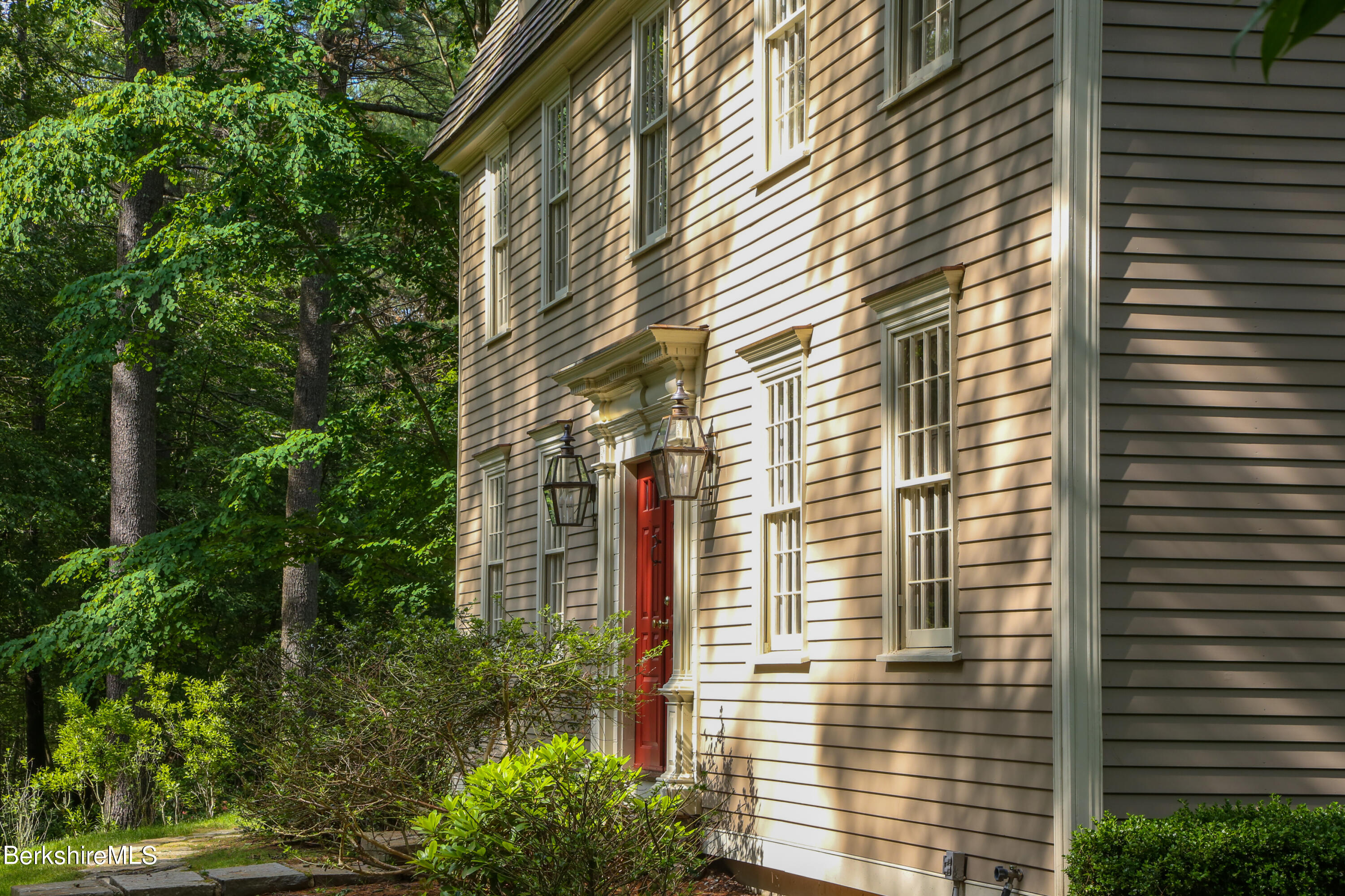 36 Laurel Hill Dr, Leverett, Massachusetts image 6