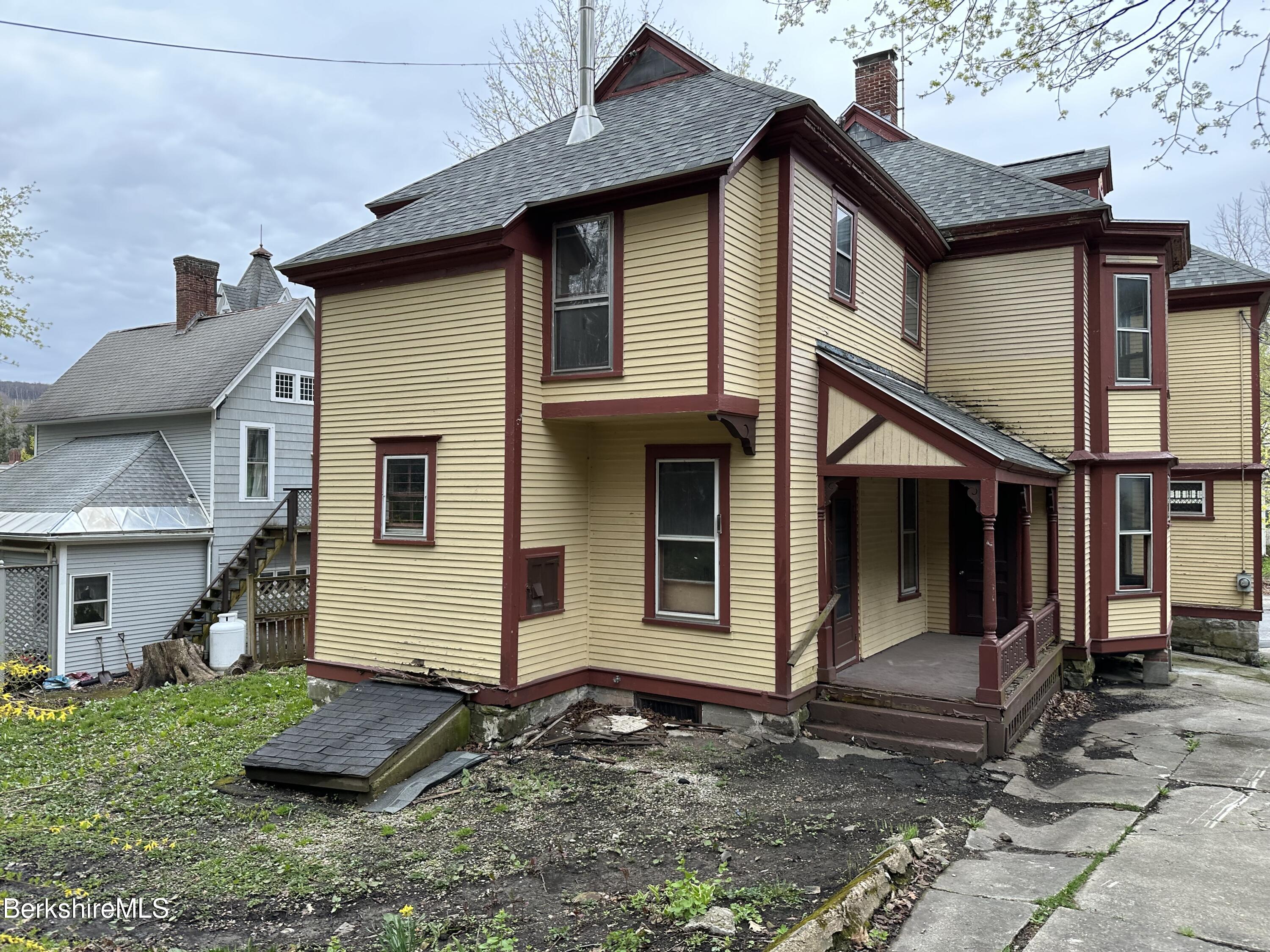 80 Elmwood Ave, North Adams, Massachusetts image 39