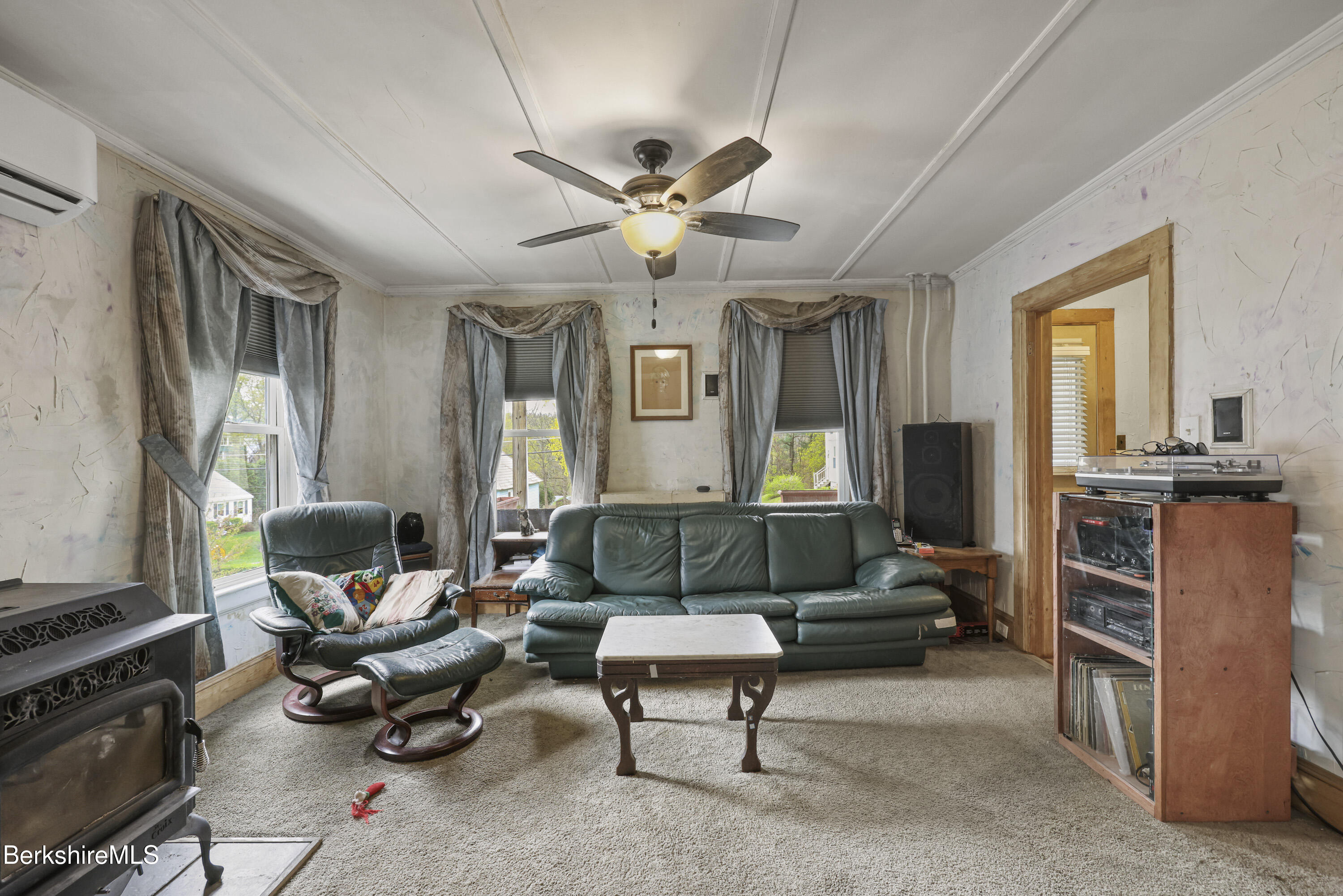 209 North St, North Adams, Massachusetts image 15