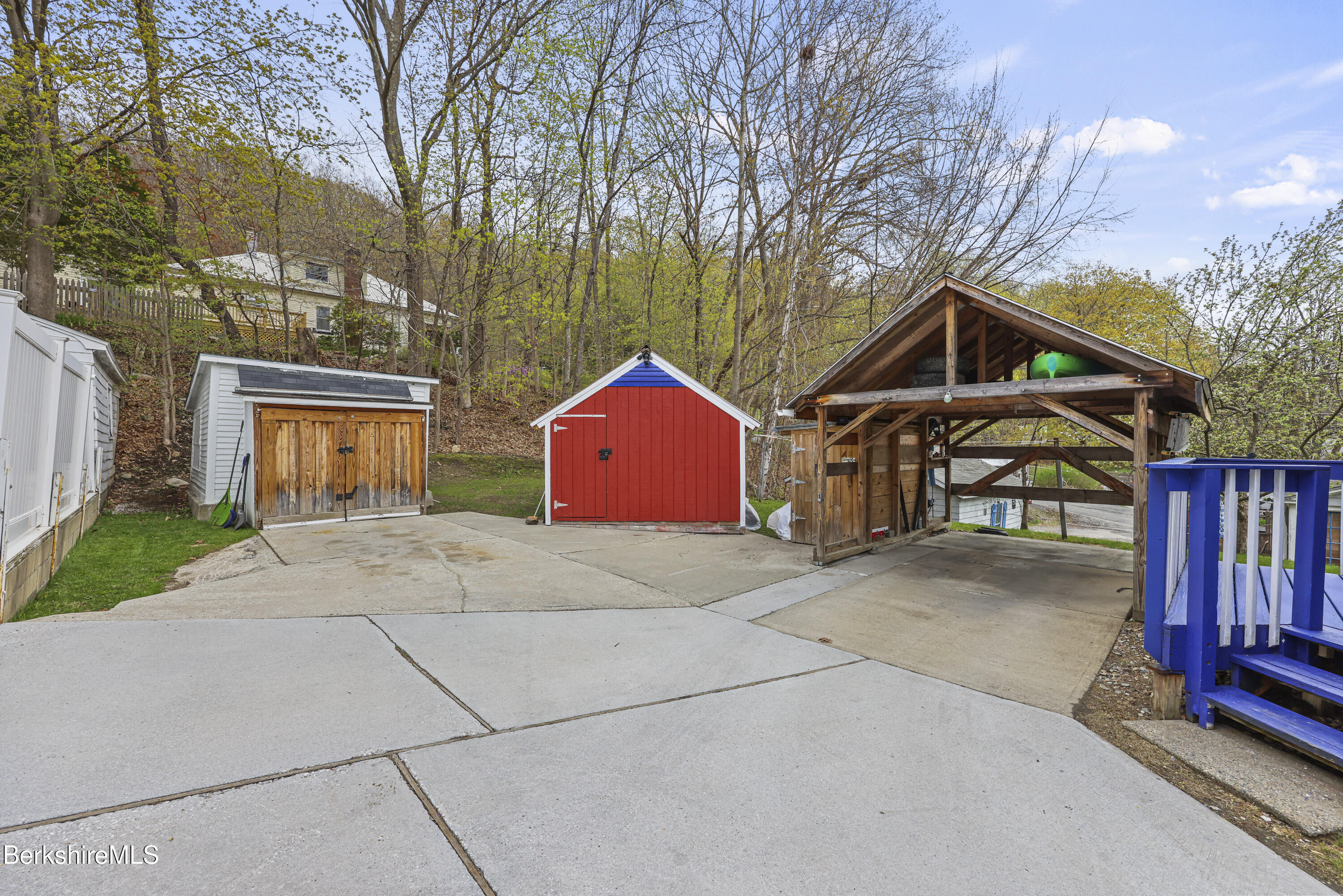 209 North St, North Adams, Massachusetts image 10