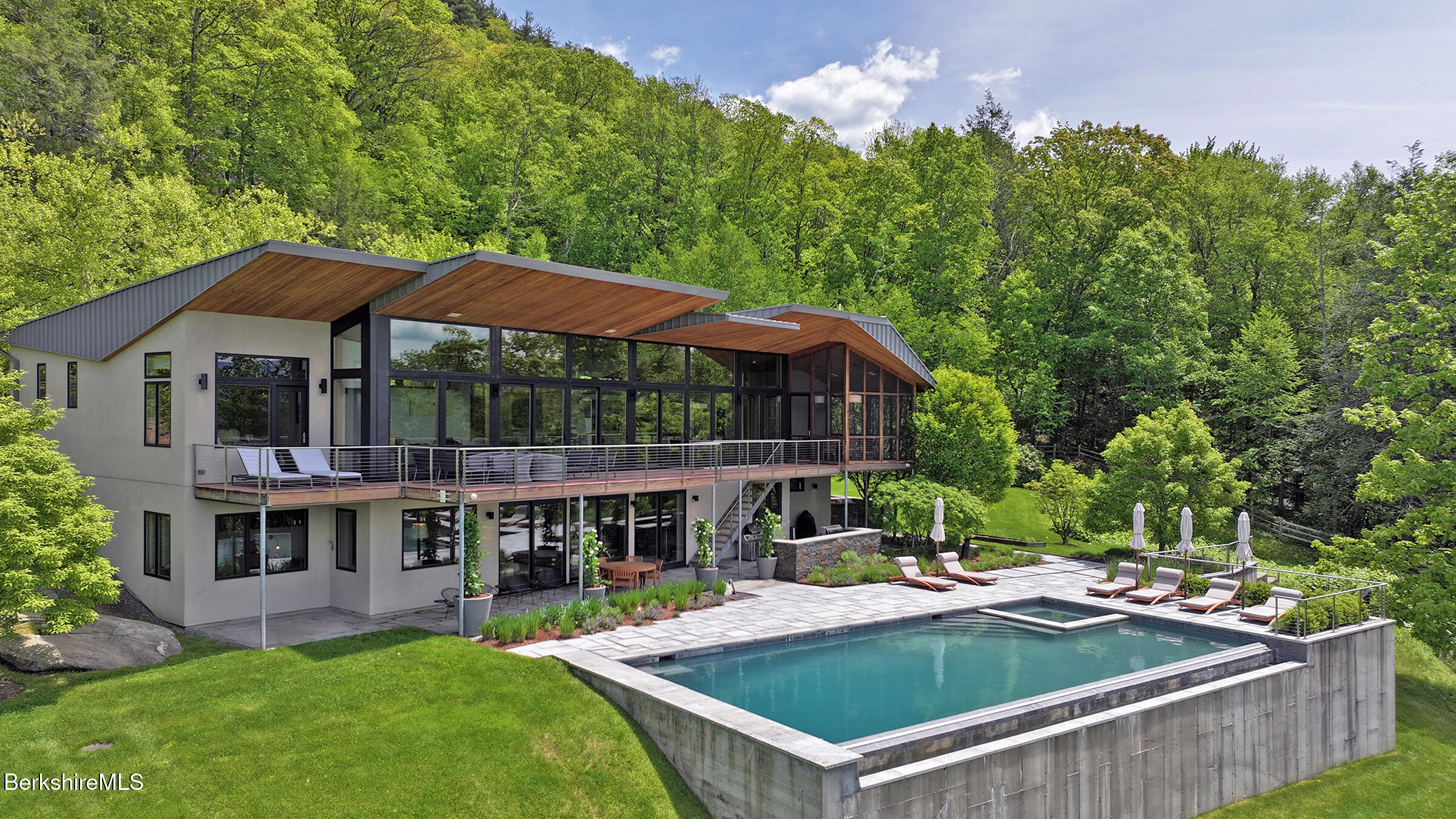 113 Brush Hill Rd, Great Barrington, Massachusetts image 2