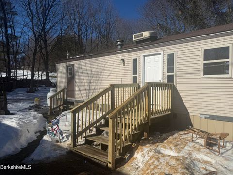 Mobile Home For Sale - 3 Jennifer Ln<br/> Berkshire County, West Stockbridge, MA 01266