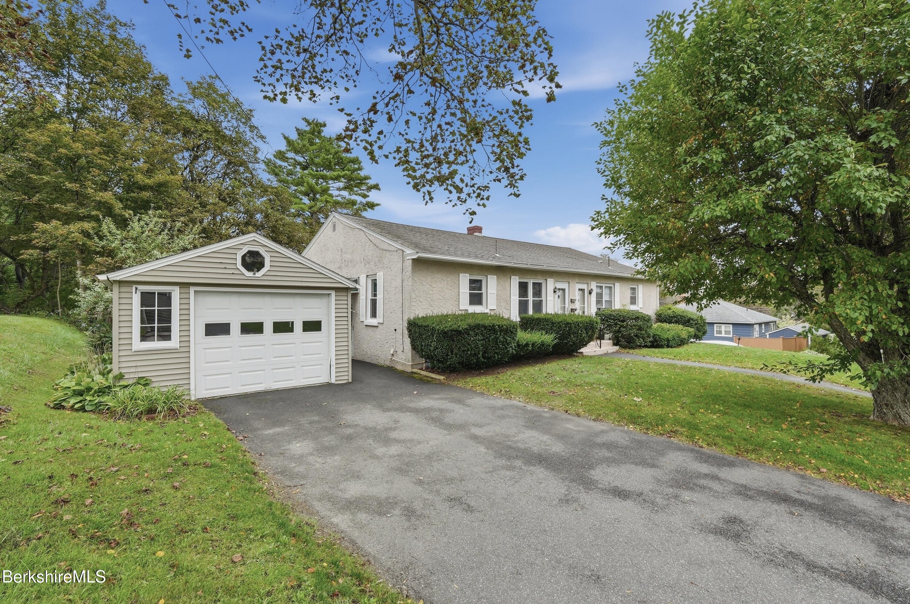 3 Cedar Ln