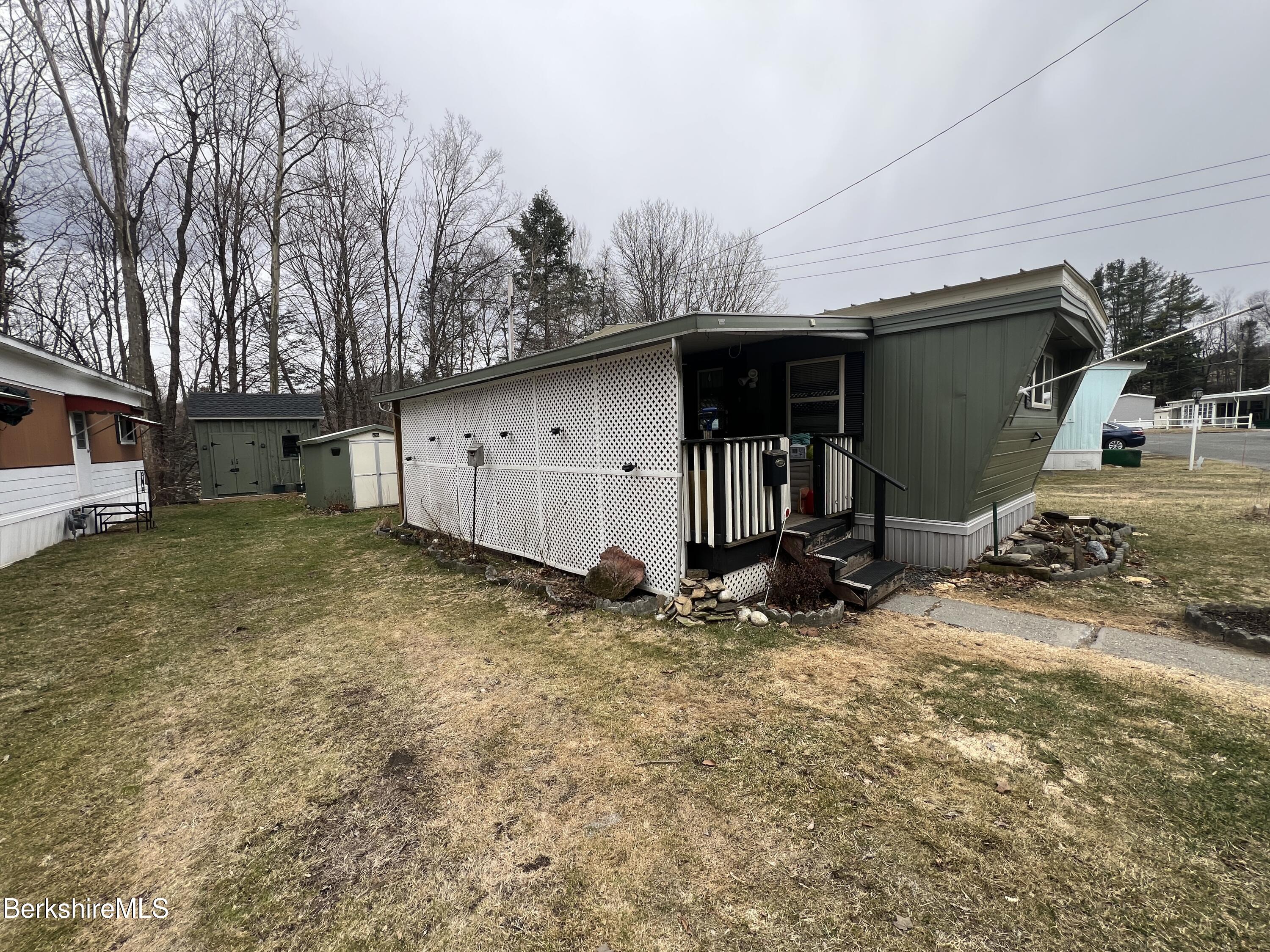 11 Pinnacle Dr, Adams, Massachusetts image 2