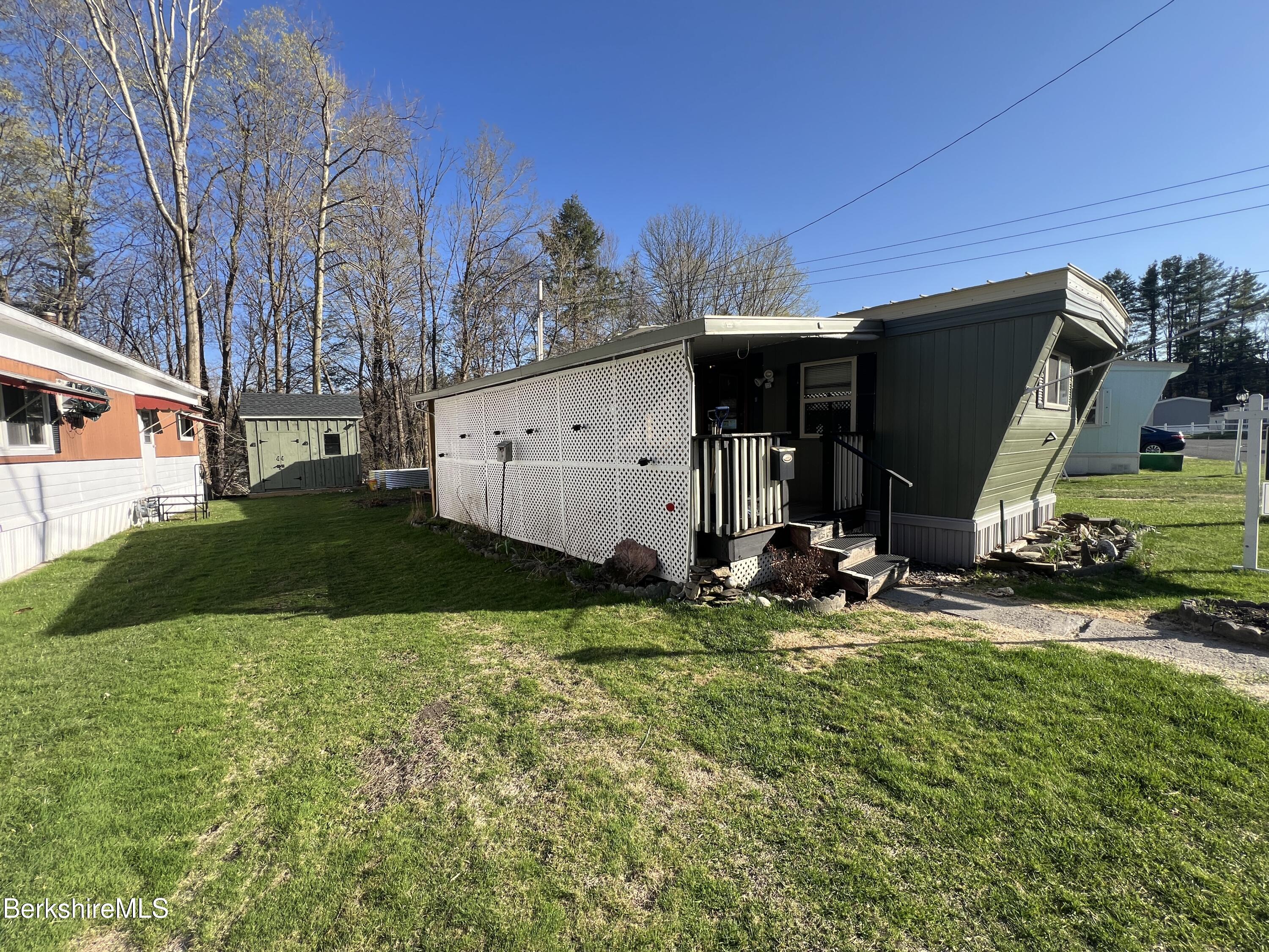 11 Pinnacle Dr, Adams, Massachusetts image 2