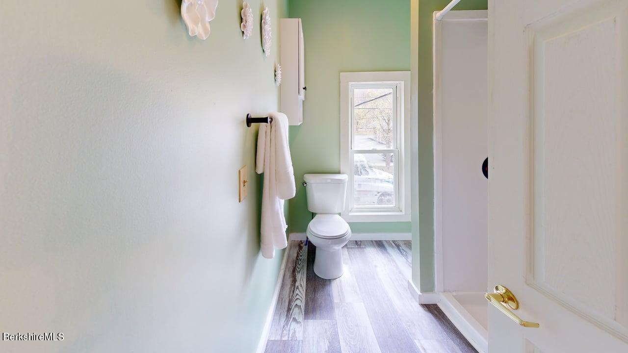 208 Columbia St, Adams, Massachusetts image 23