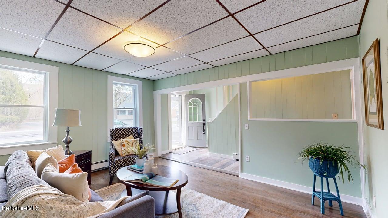 208 Columbia St, Adams, Massachusetts image 35