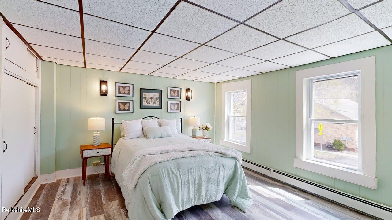 208 Columbia St, Adams, Massachusetts image 18