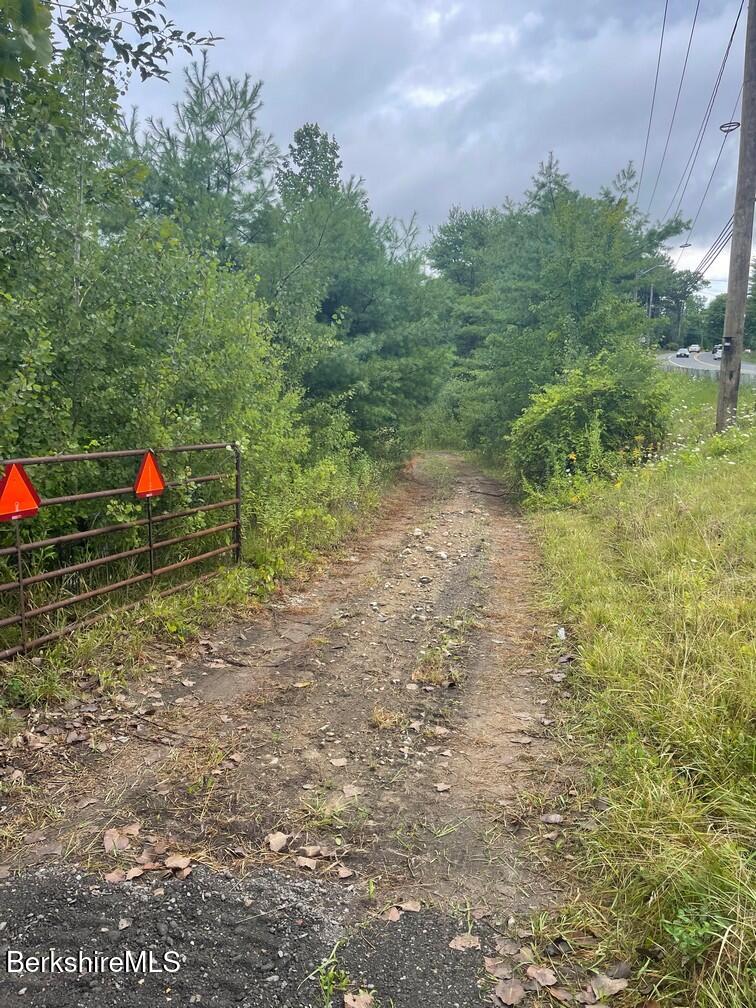 122-7 Cheshire (route 8) Rd, Lanesborough, Massachusetts image 8