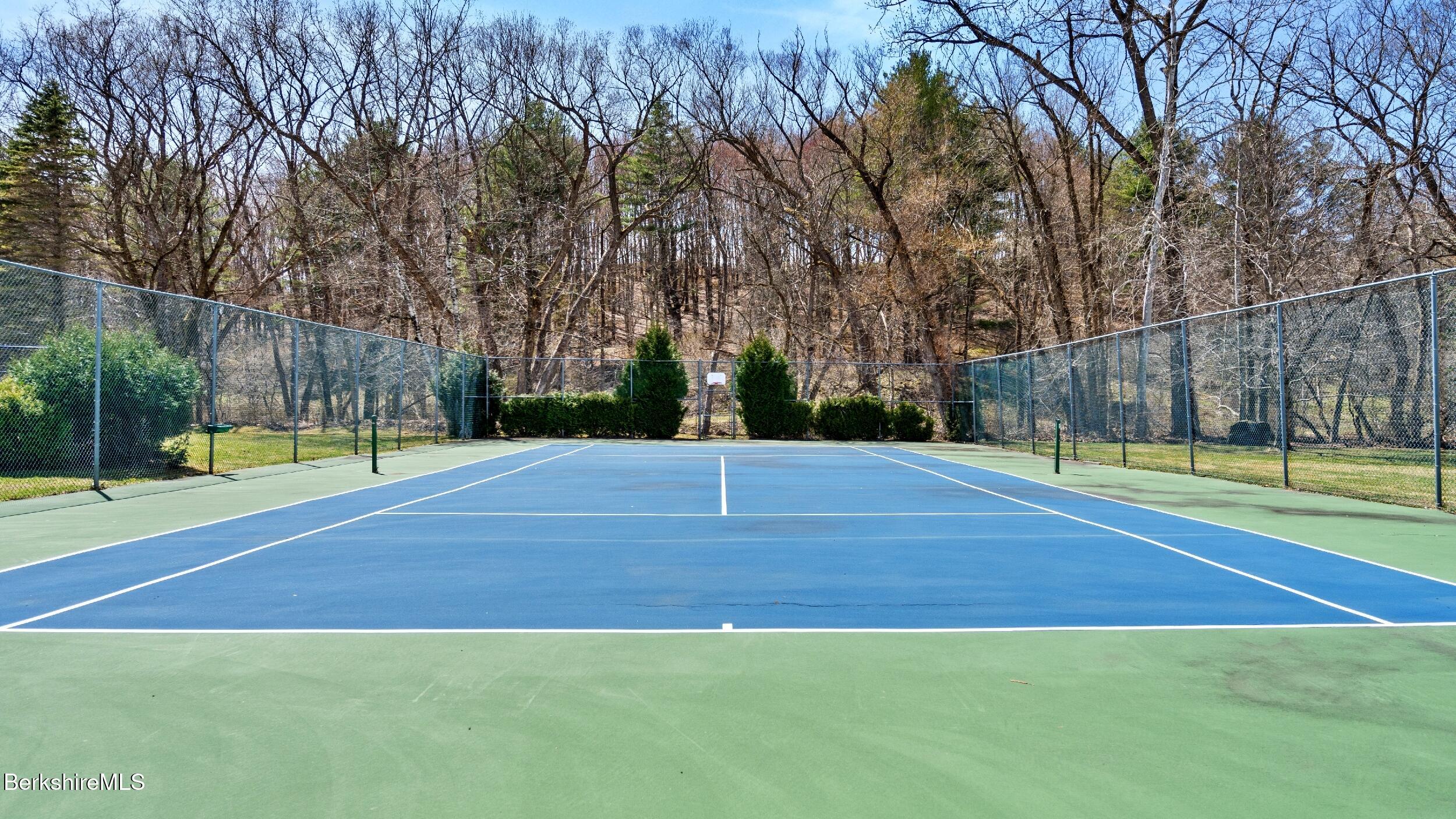 424 N Hemlock Ln, Williamstown, Massachusetts image 38
